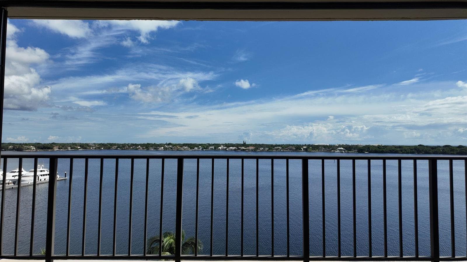 130 Lakeshore Drive 821 photo 7