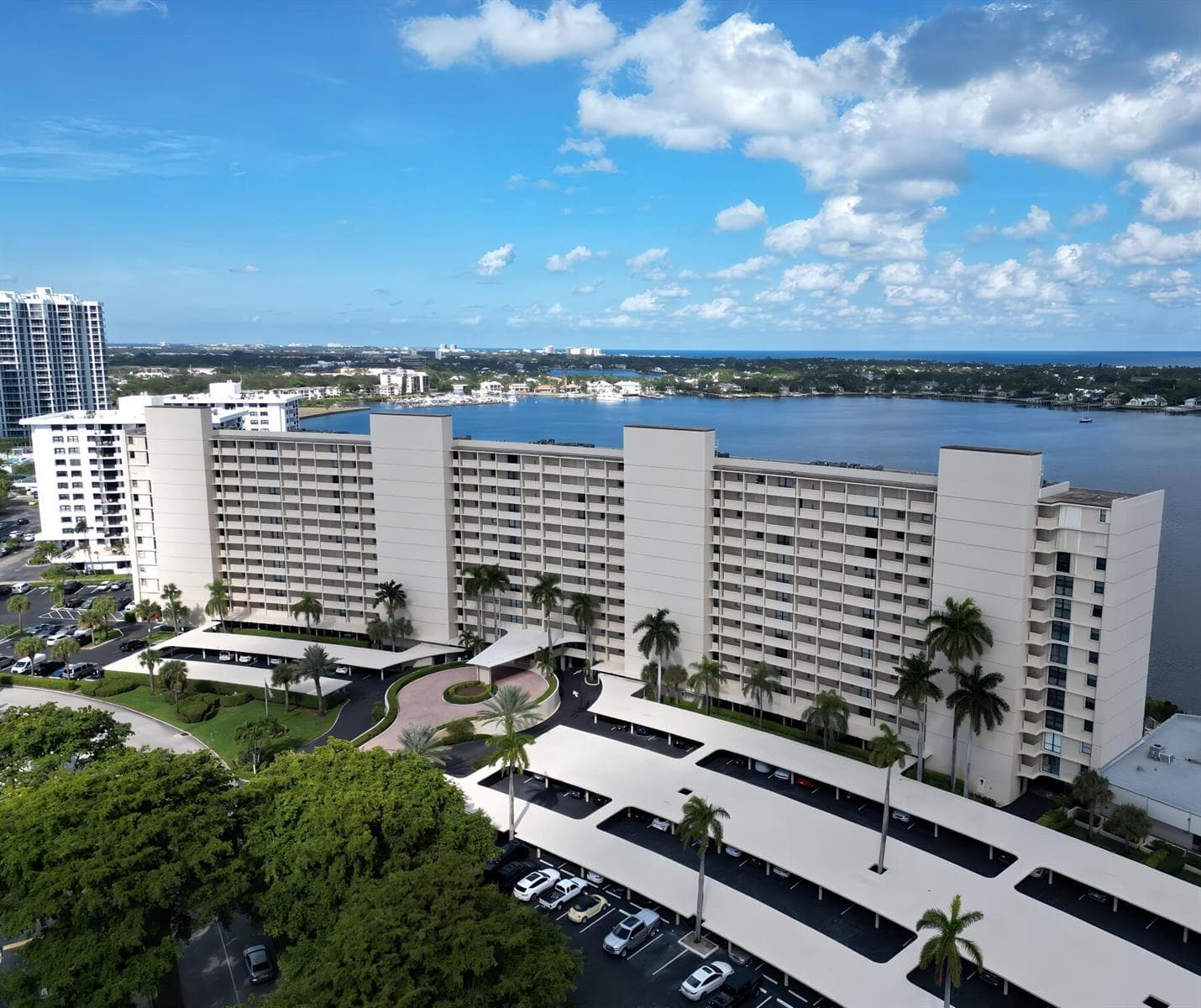 130 Lakeshore Drive 821 photo 1
