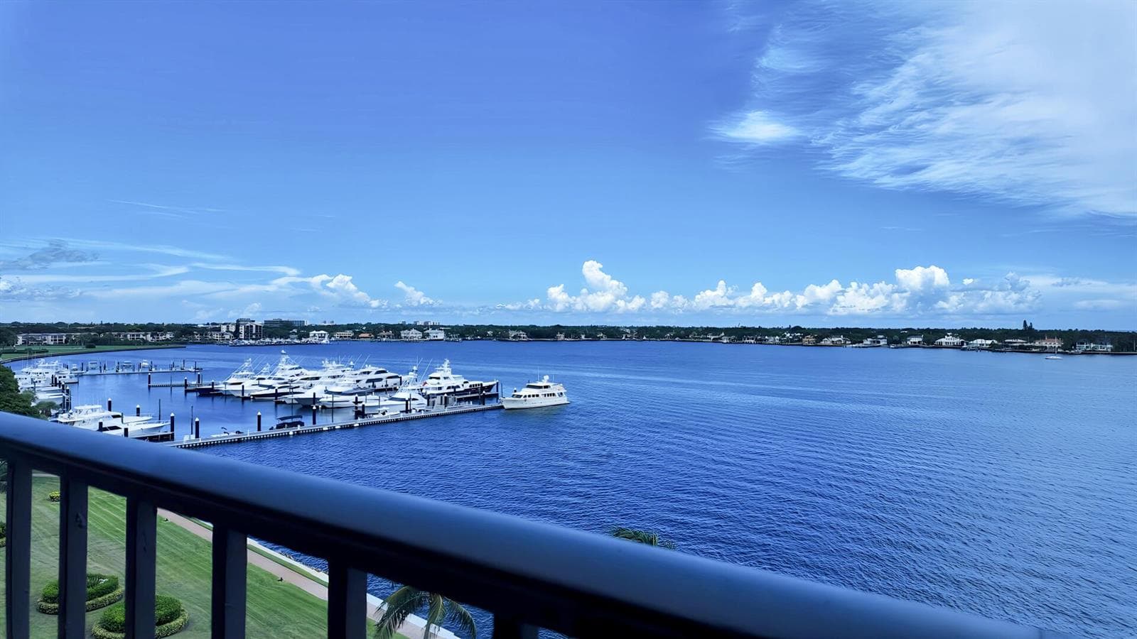 130 Lakeshore Drive 821 photo 9