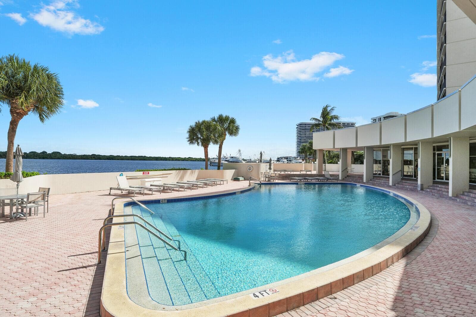 130 Lakeshore Drive 821 photo 25