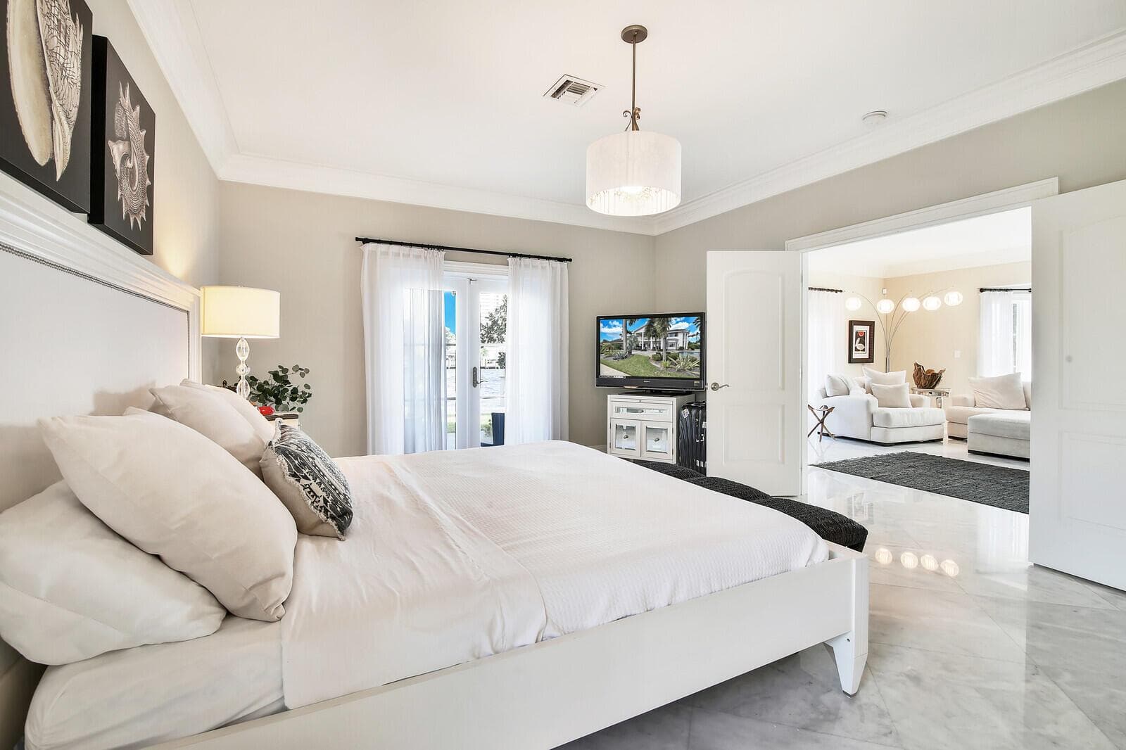 2782 NE 3rd Street photo 21