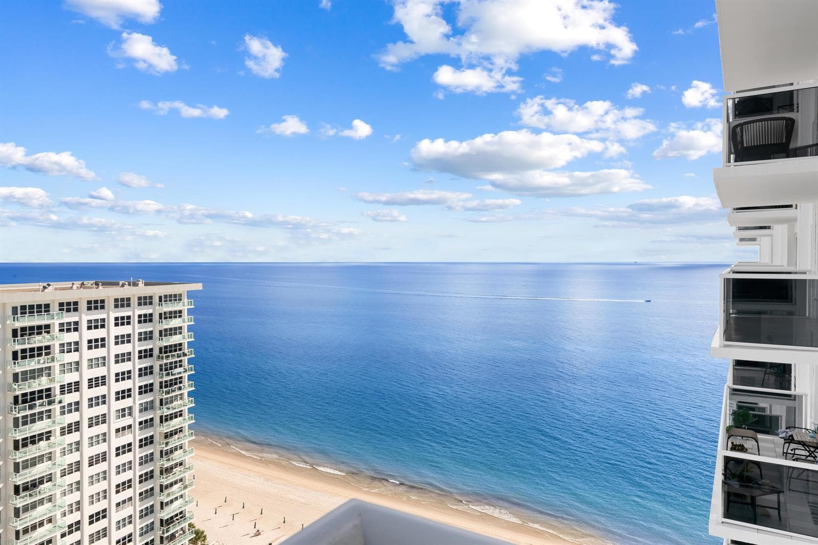 3500 GALT OCEAN Drive 2212A photo 2