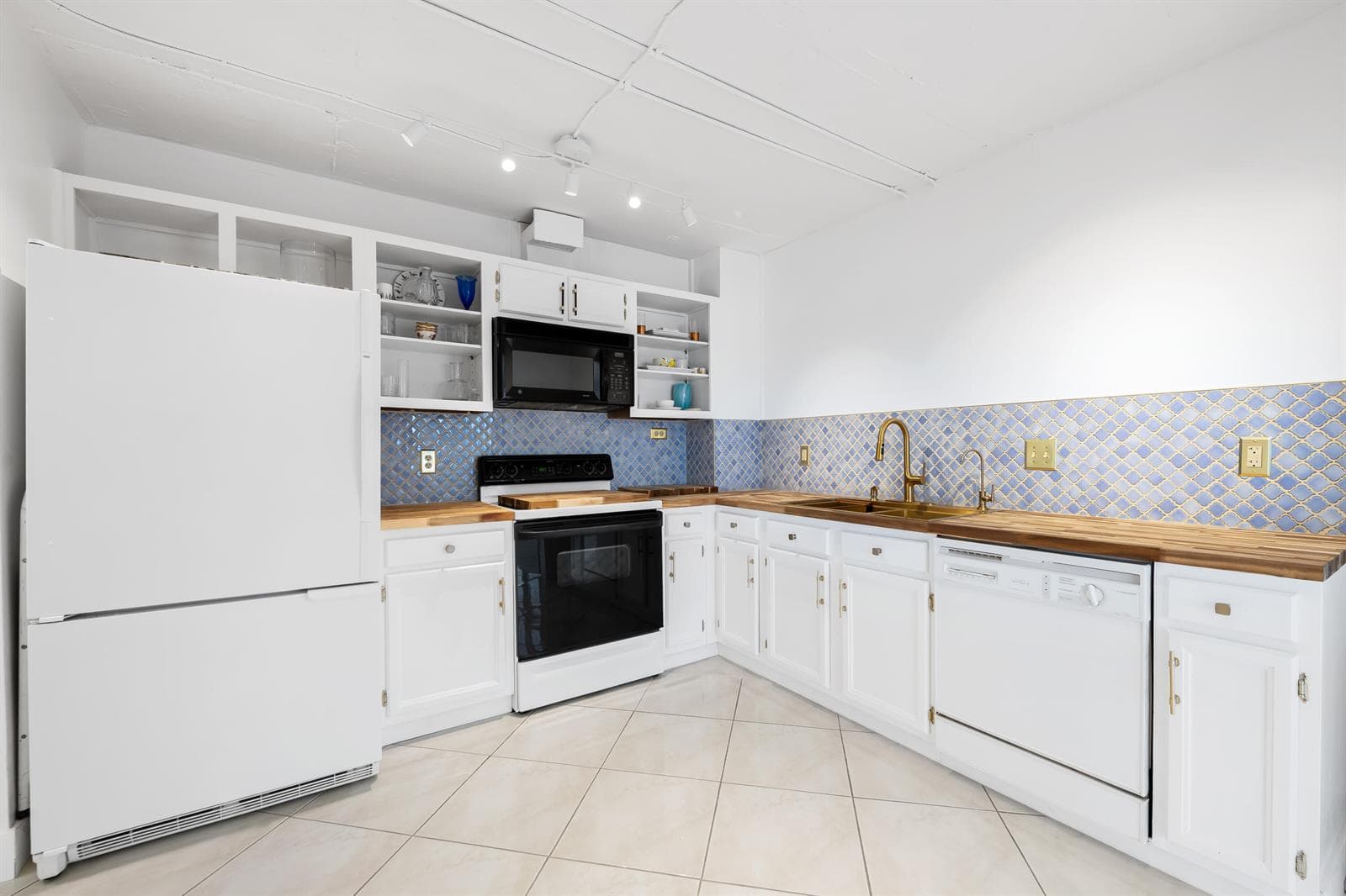 3500 GALT OCEAN Drive 2212A photo 17