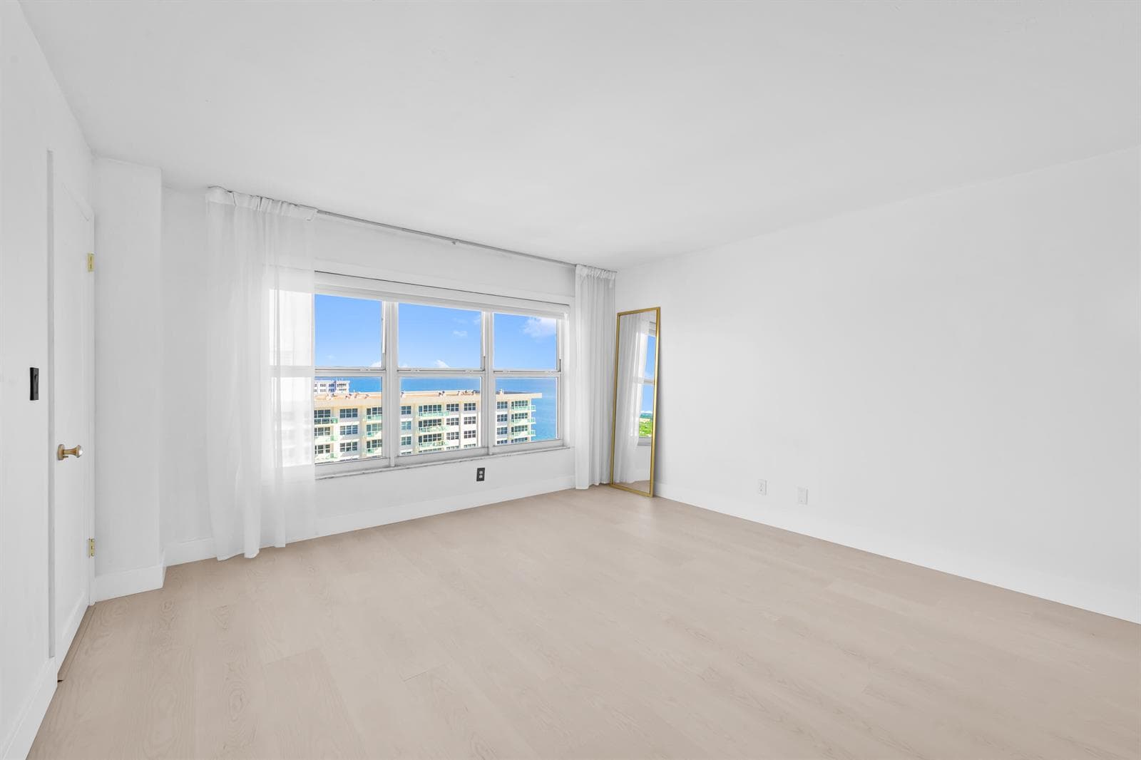 3500 GALT OCEAN Drive 2212A photo 12