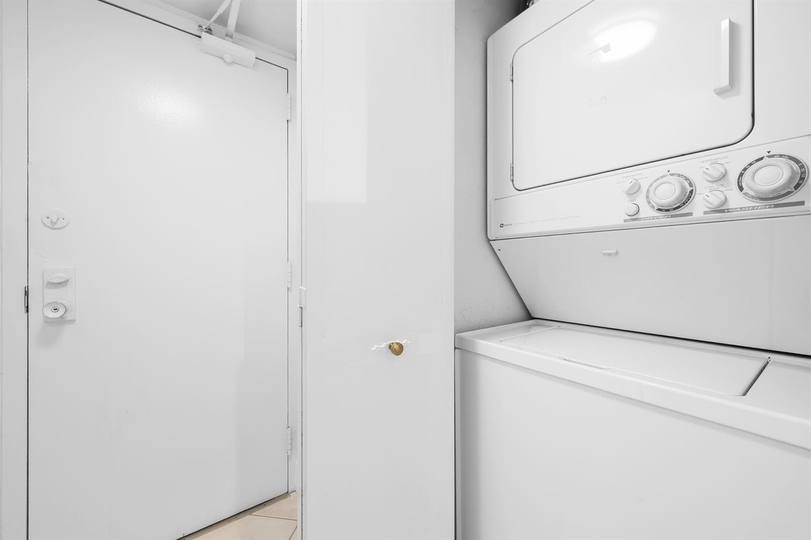 3500 GALT OCEAN Drive 2212A photo 22