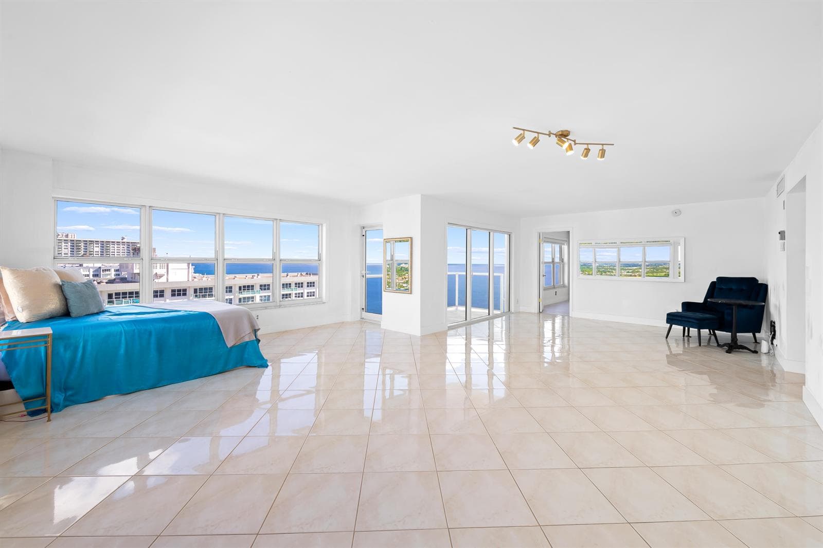 3500 GALT OCEAN Drive 2212A photo 7