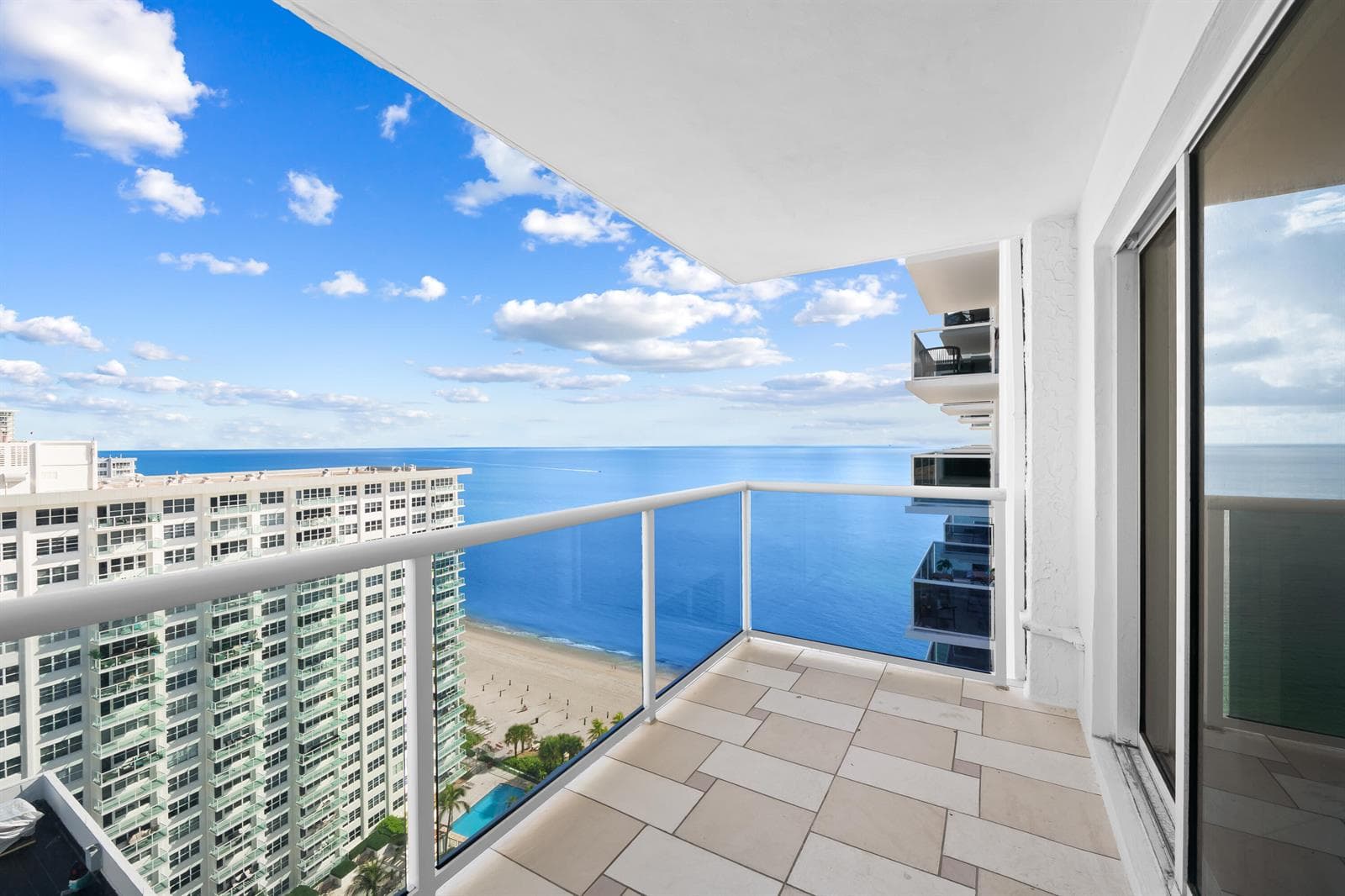 3500 GALT OCEAN Drive 2212A photo 3