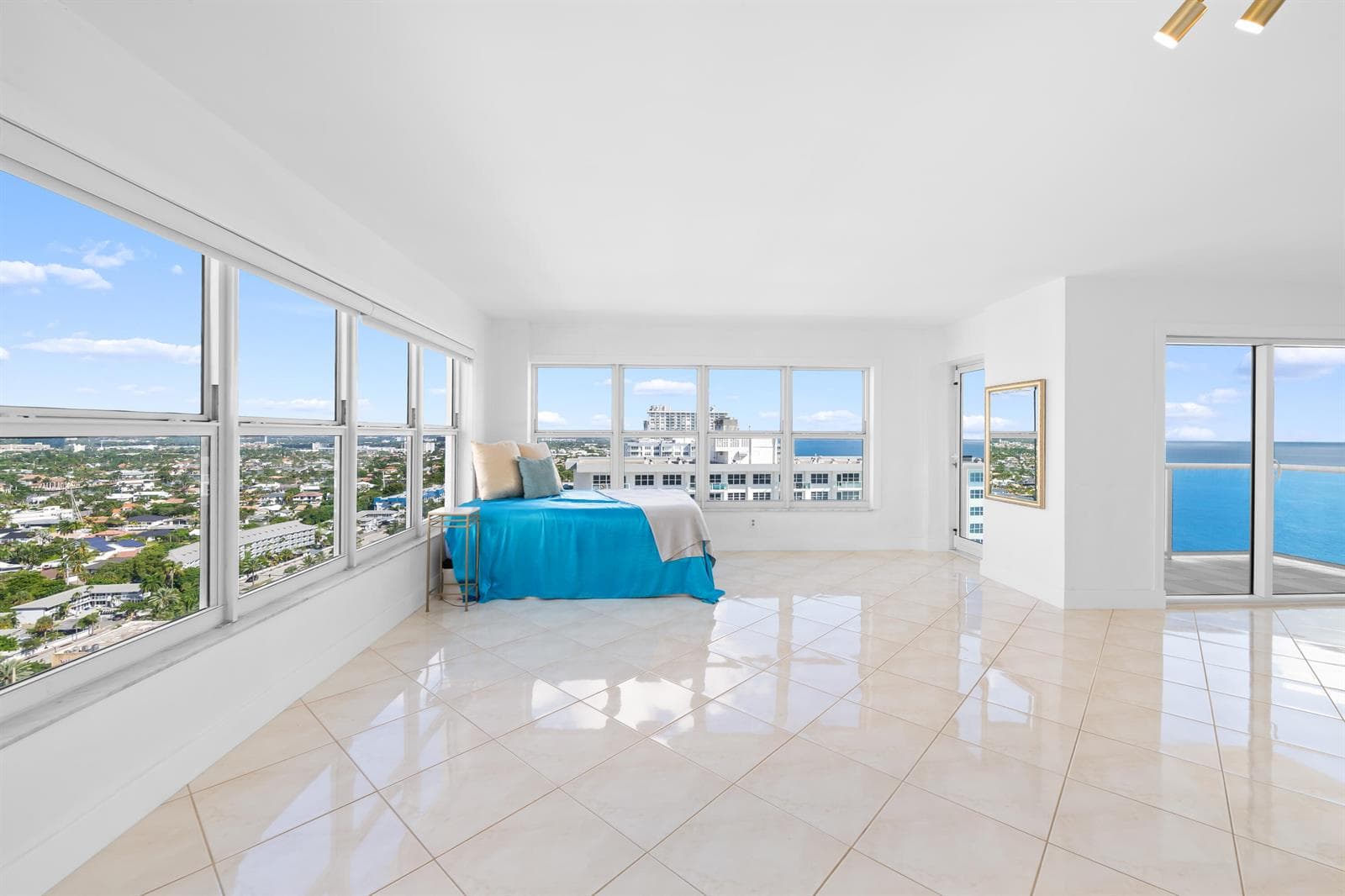 3500 GALT OCEAN Drive 2212A photo 5