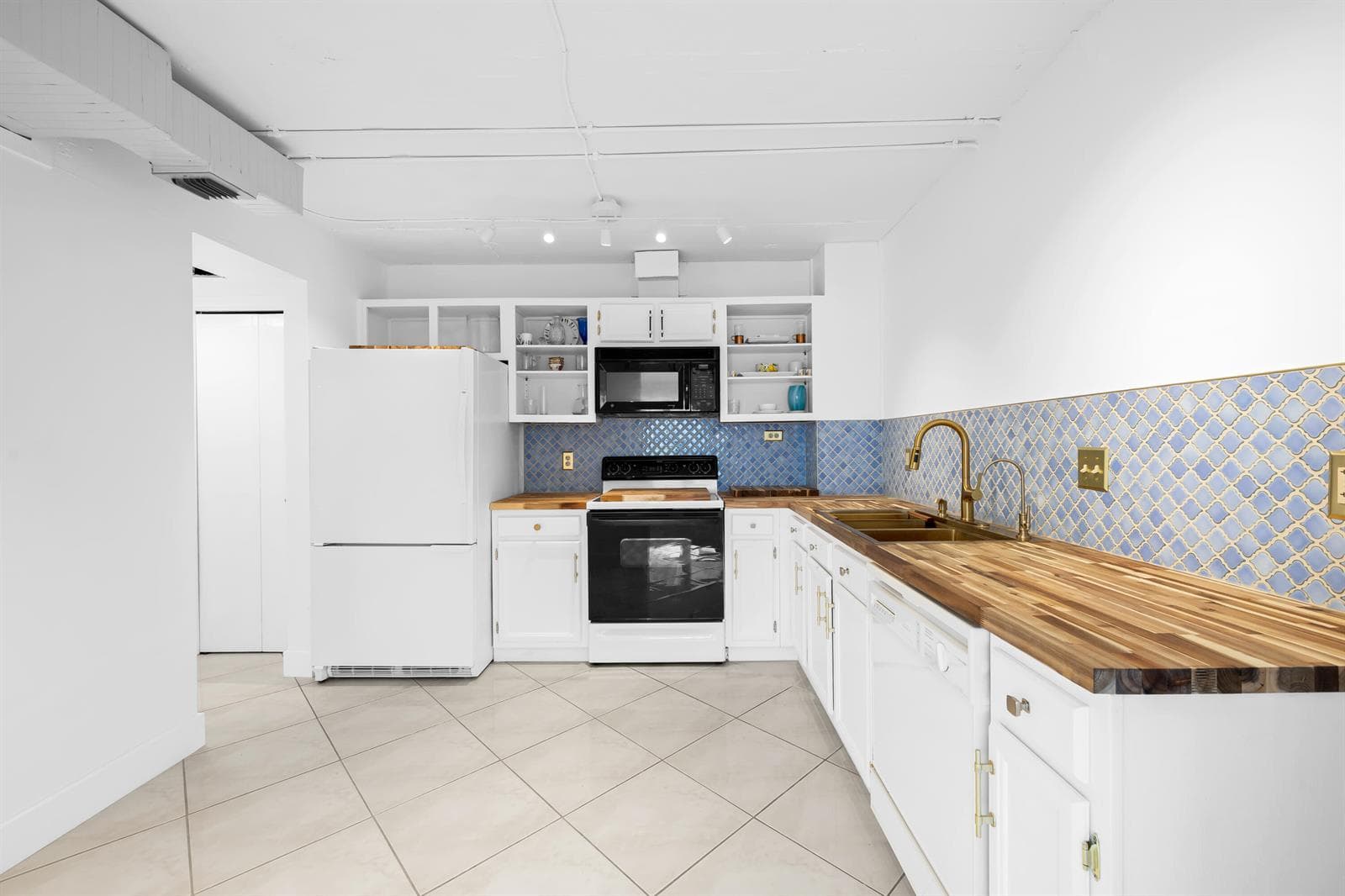 3500 GALT OCEAN Drive 2212A photo 18