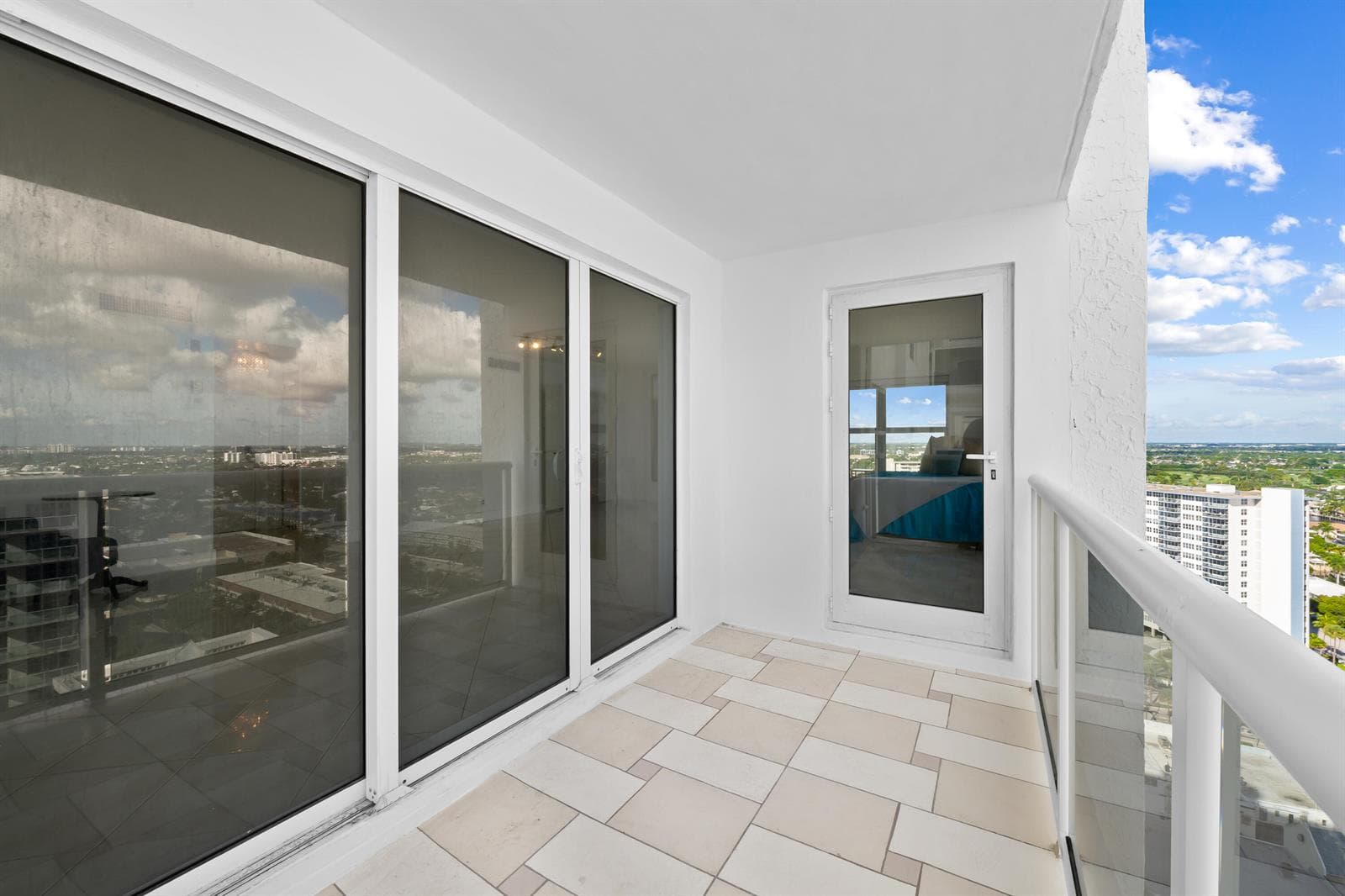3500 GALT OCEAN Drive 2212A photo 4