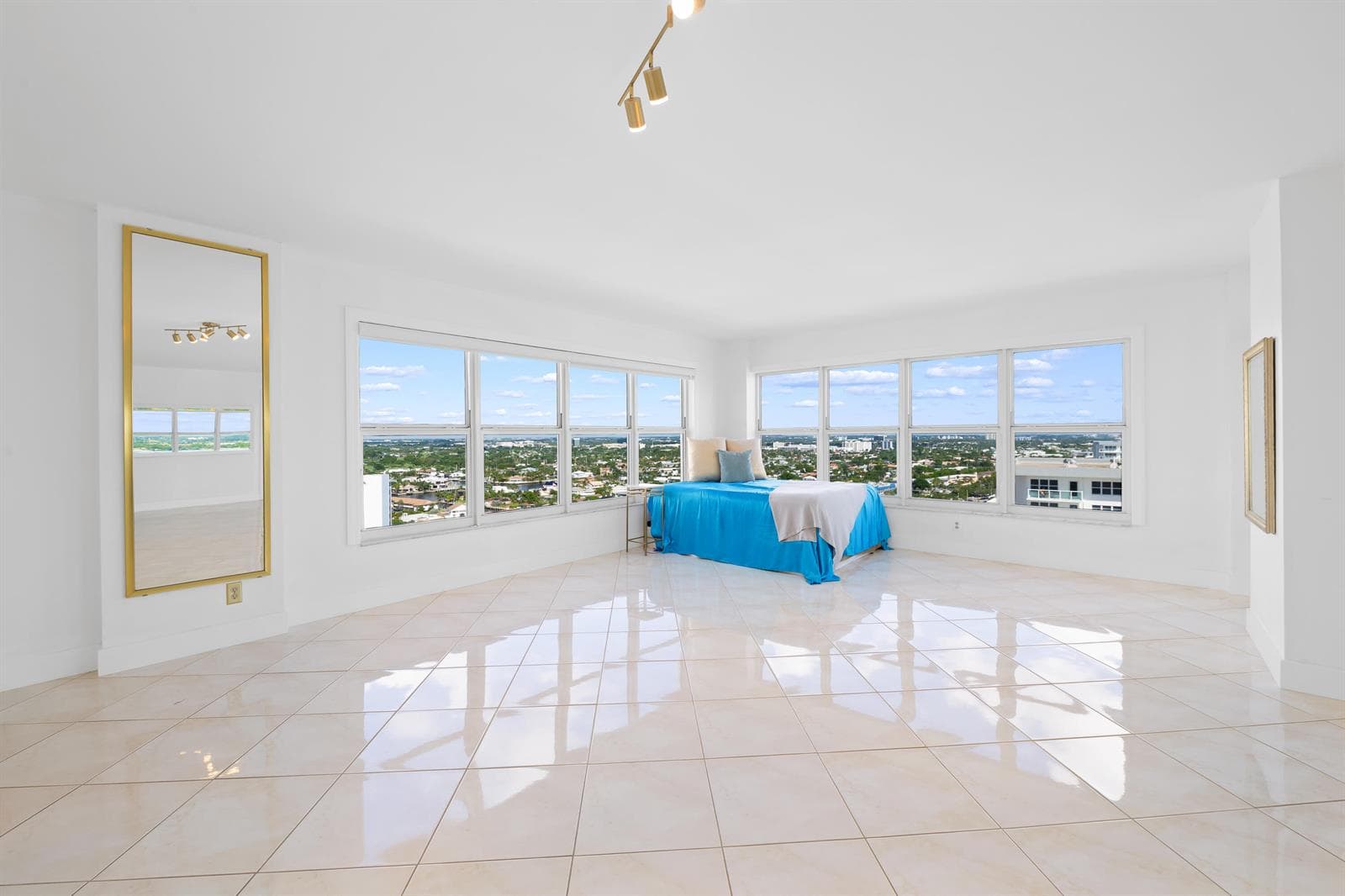 3500 GALT OCEAN Drive 2212A photo 8