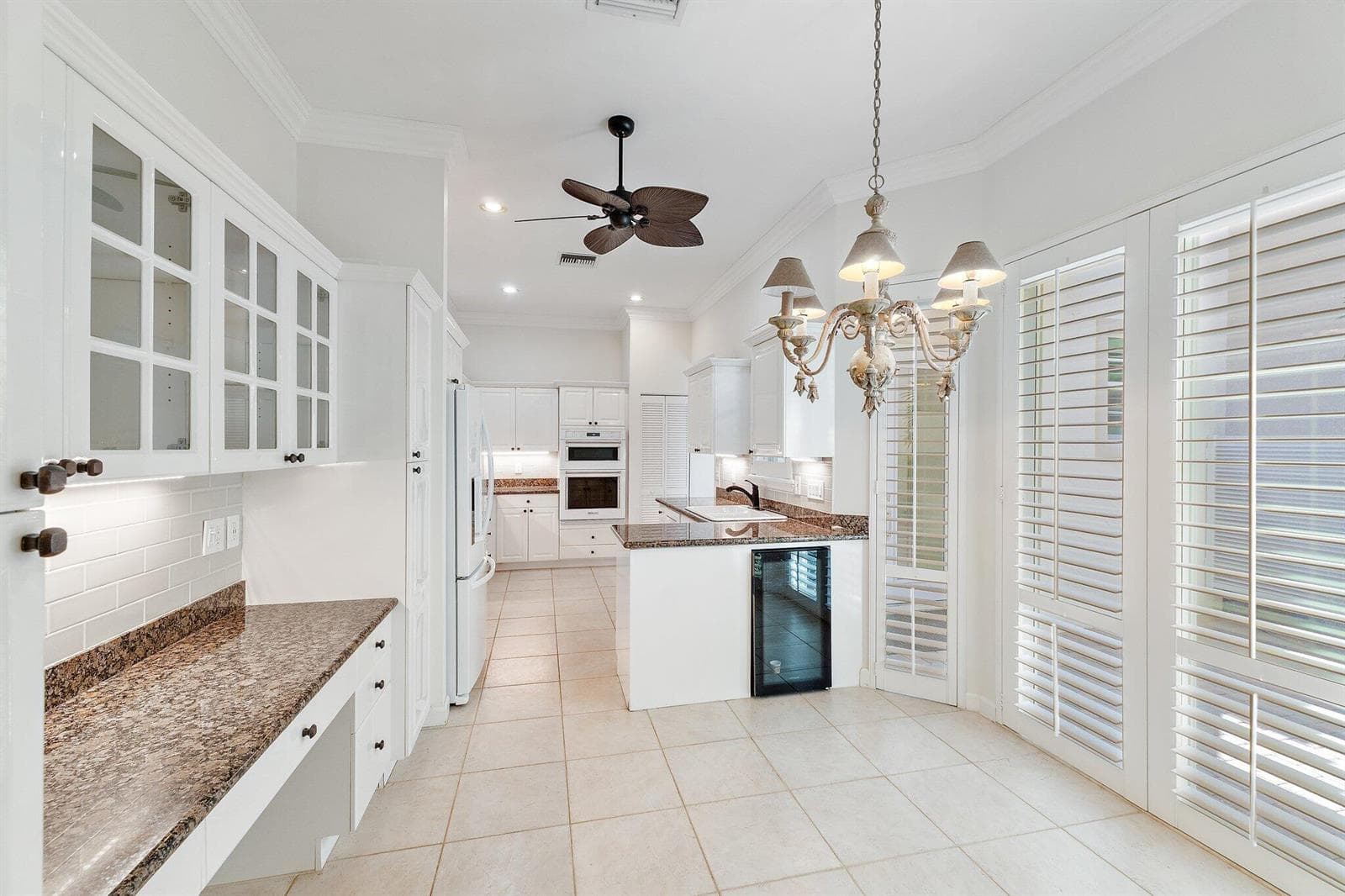 1412 HARBOUR POINT Drive photo 18