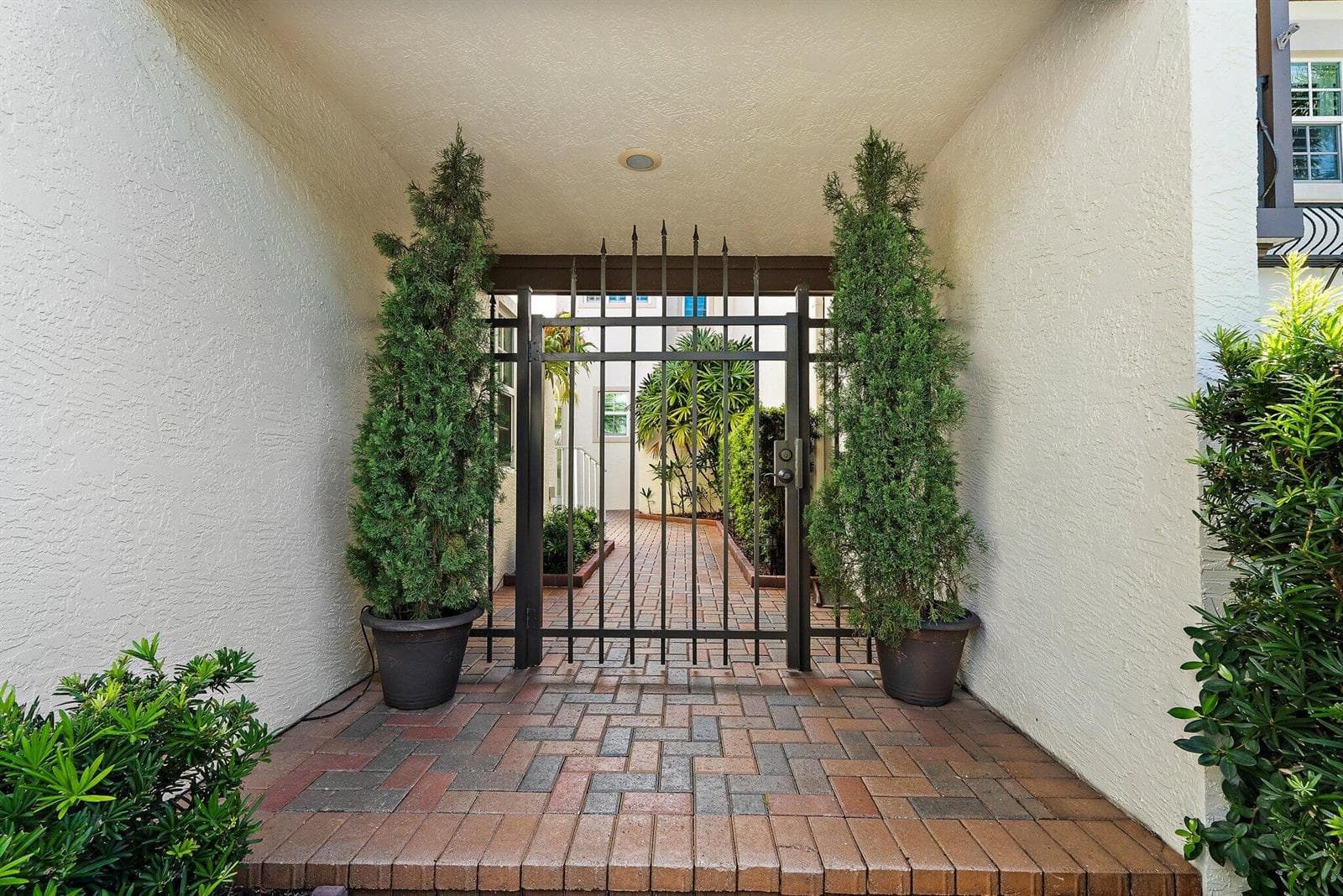 1412 HARBOUR POINT Drive photo 8