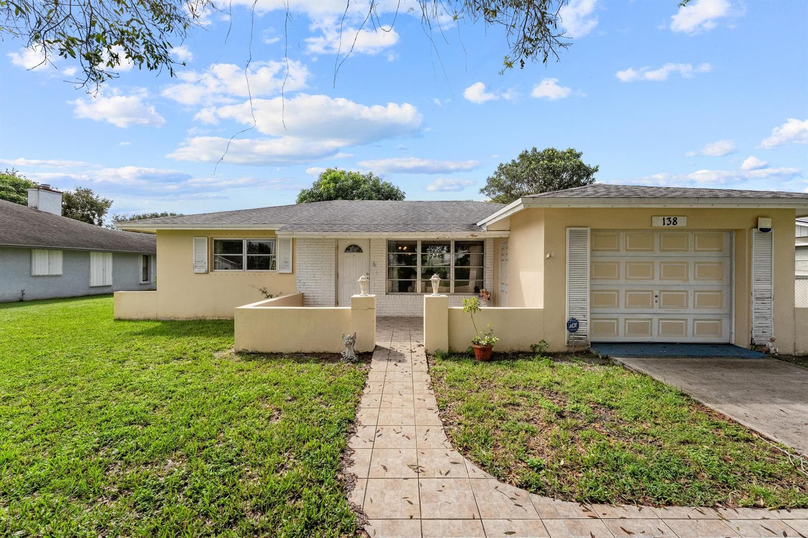 138 Sandpiper Avenue photo 1