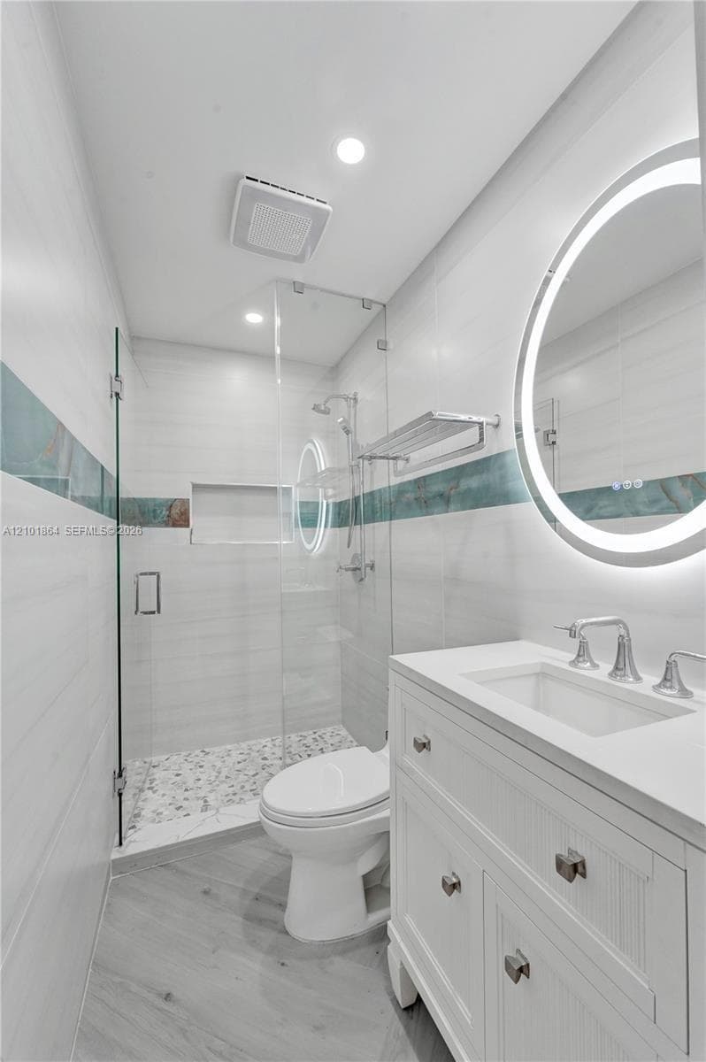 3744 NE 167th St 43 photo 17