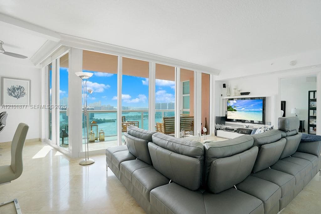 3370 Hidden Bay Dr 2310 photo 2