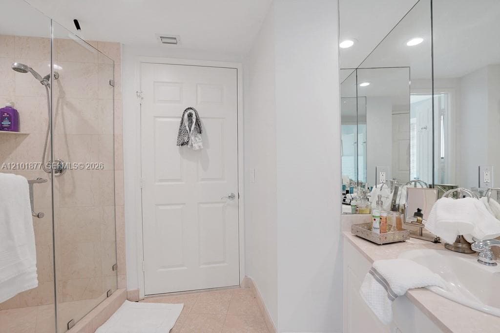3370 Hidden Bay Dr 2310 photo 17