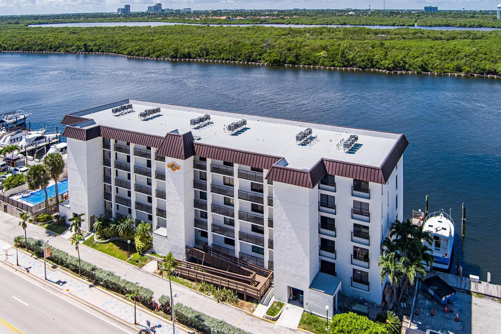 3200 N OCEAN Drive 402 photo 1