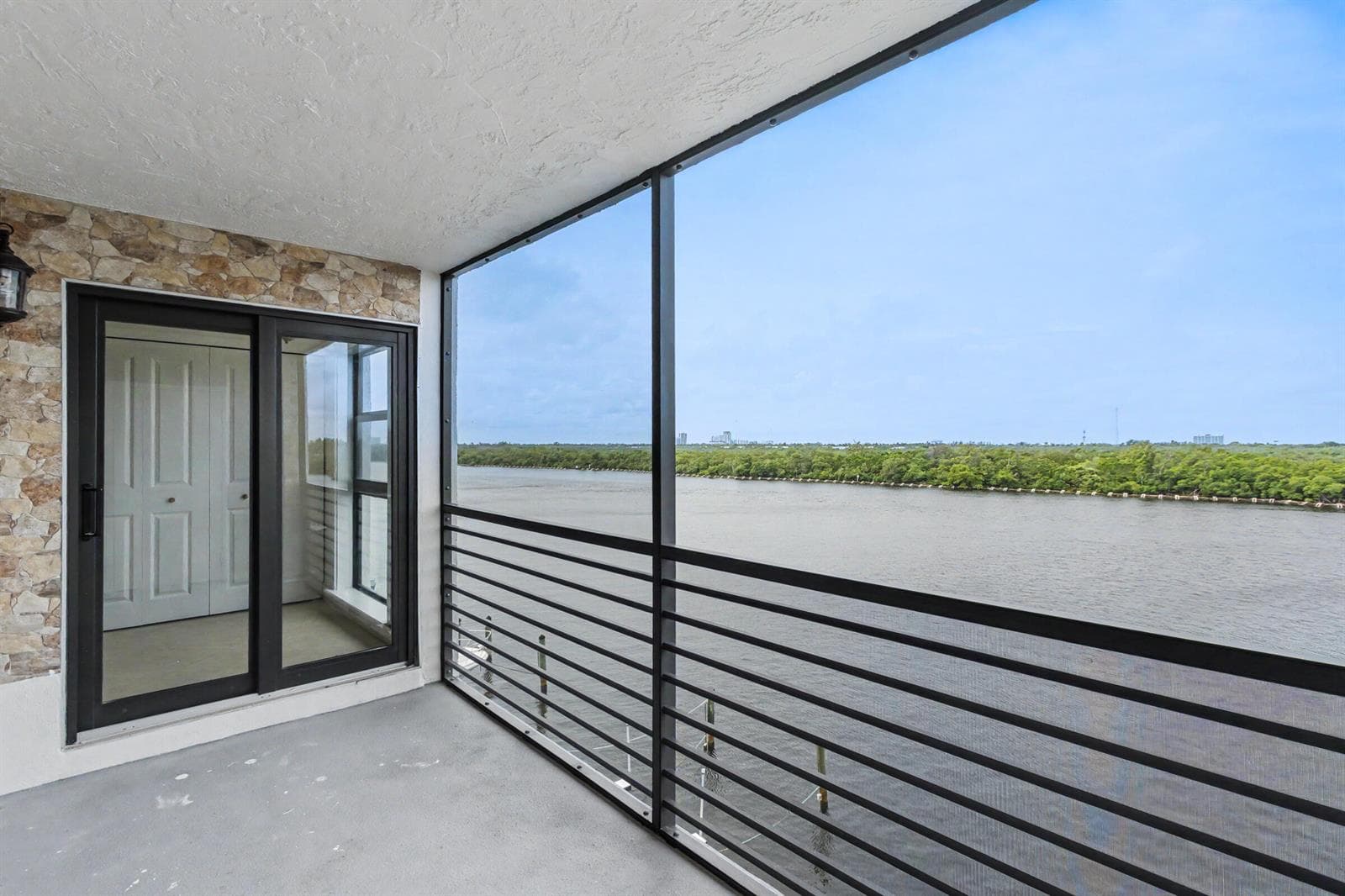 3200 N OCEAN Drive 402 photo 25