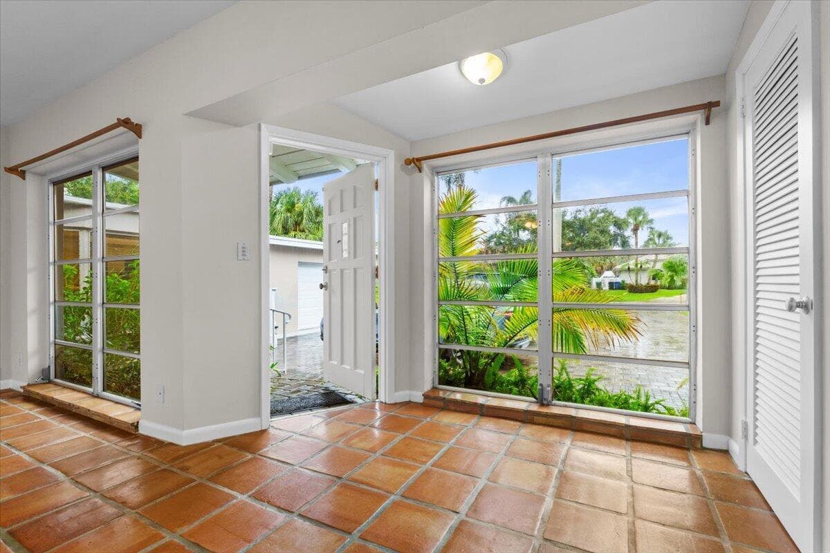 2337 SW 27TH Avenue photo 5