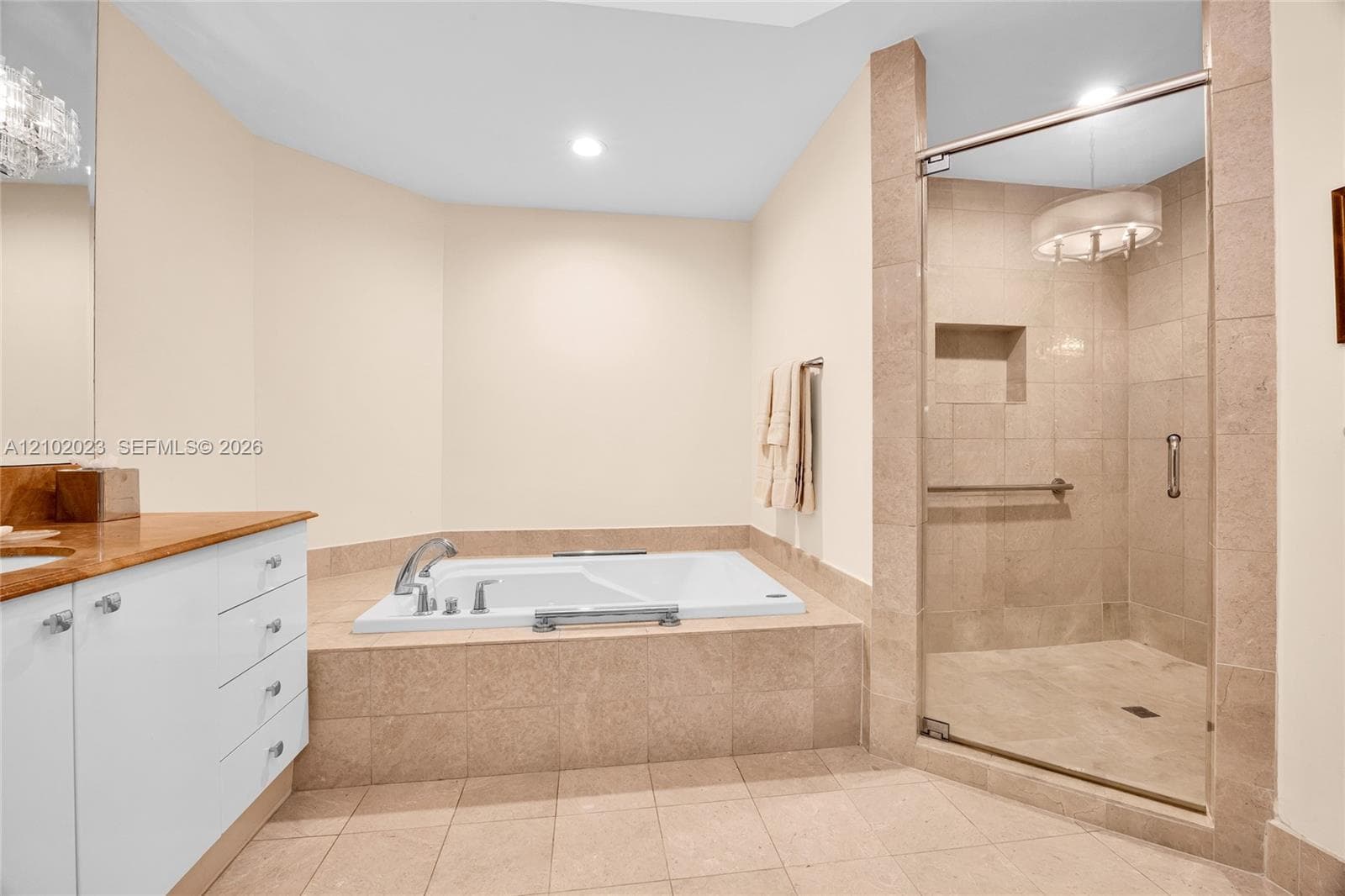 60 Edgewater Dr 14E photo 20