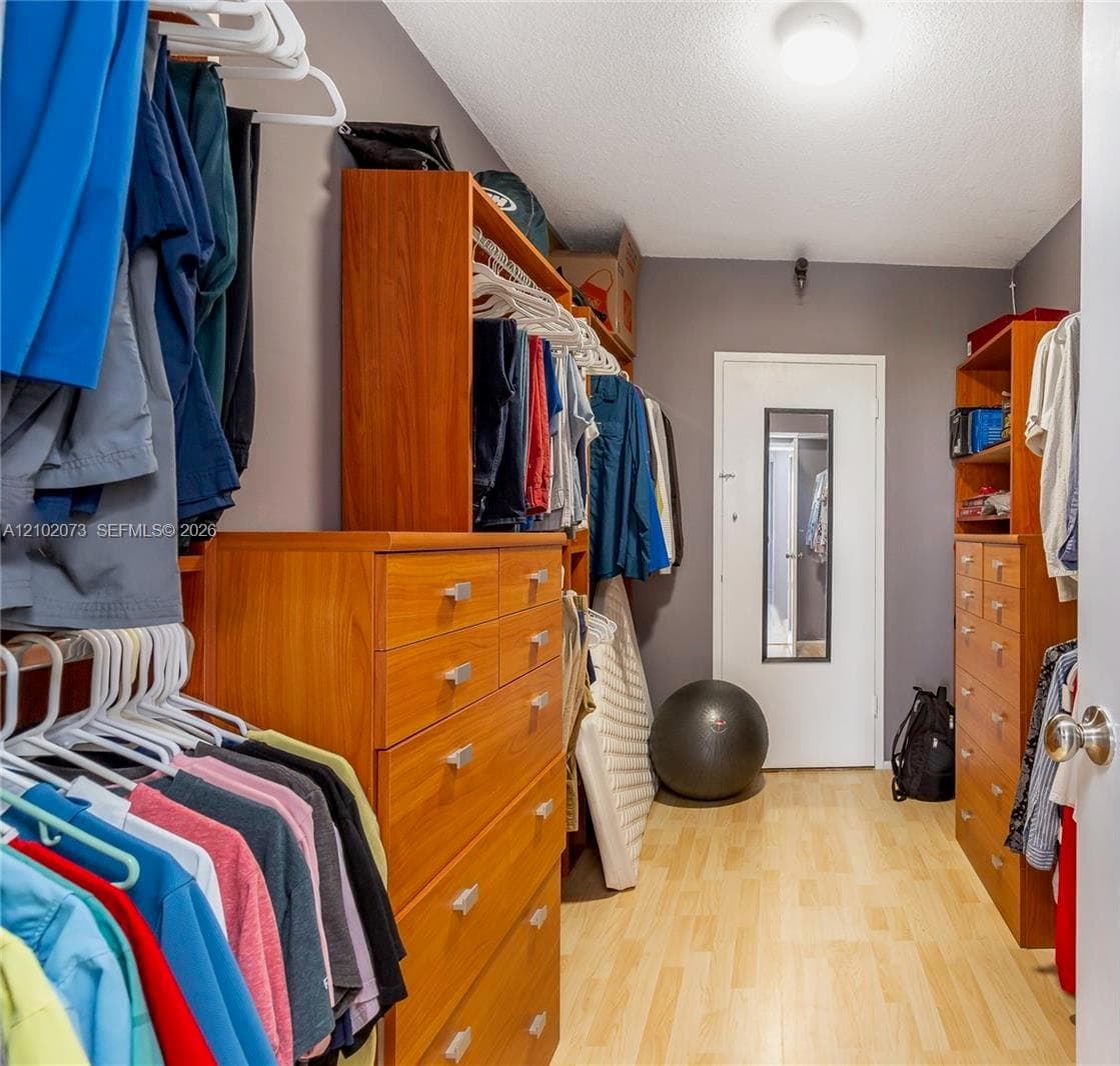 900 Bay Dr 617 photo 5