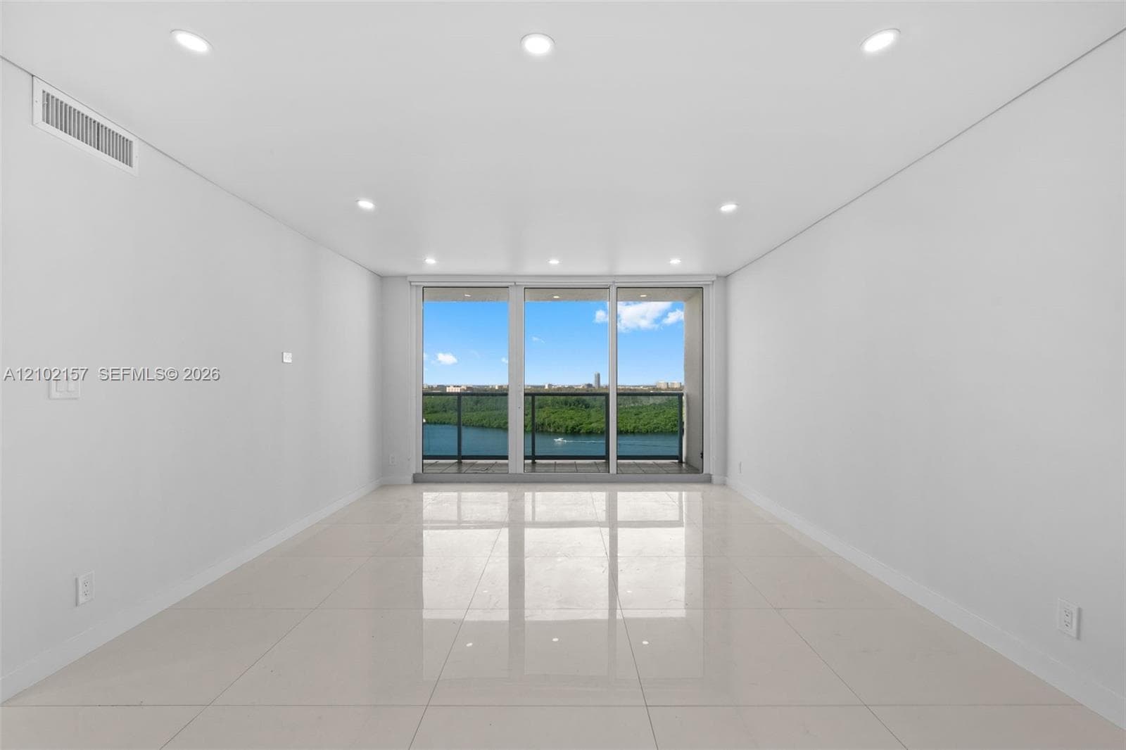 100 Bayview Dr 1919 photo 2