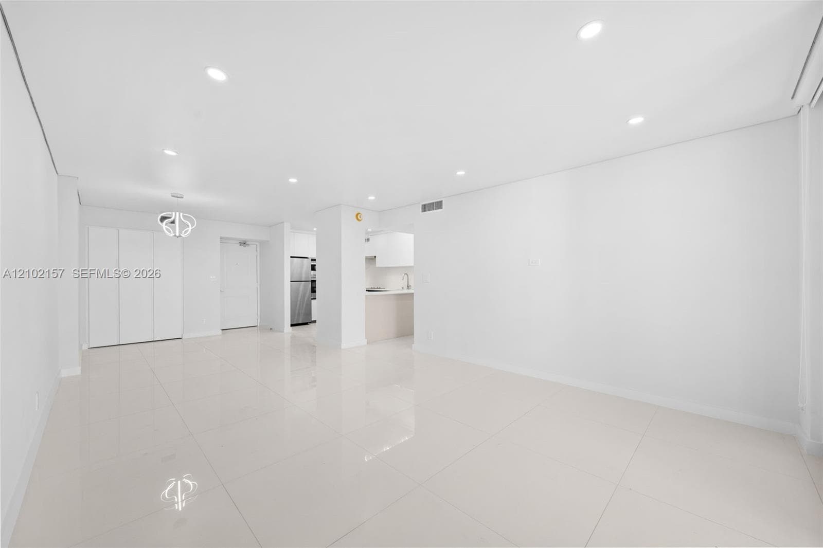 100 Bayview Dr 1919 photo 3