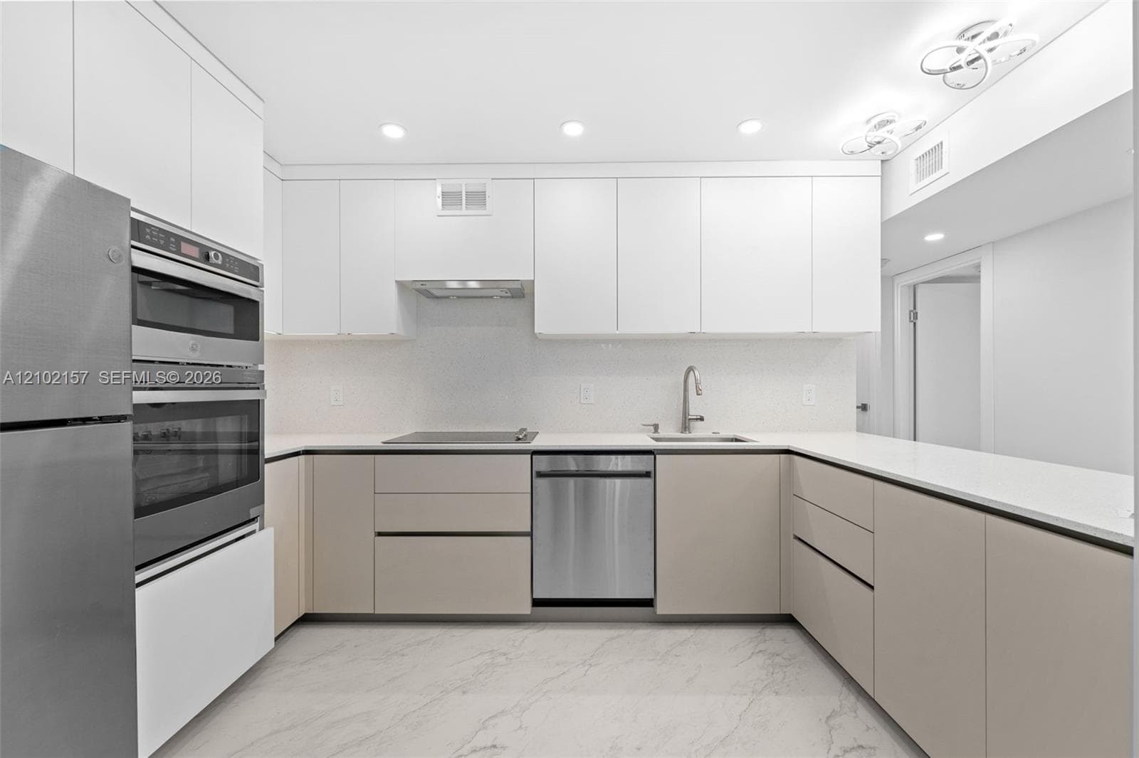 100 Bayview Dr 1919 photo 5