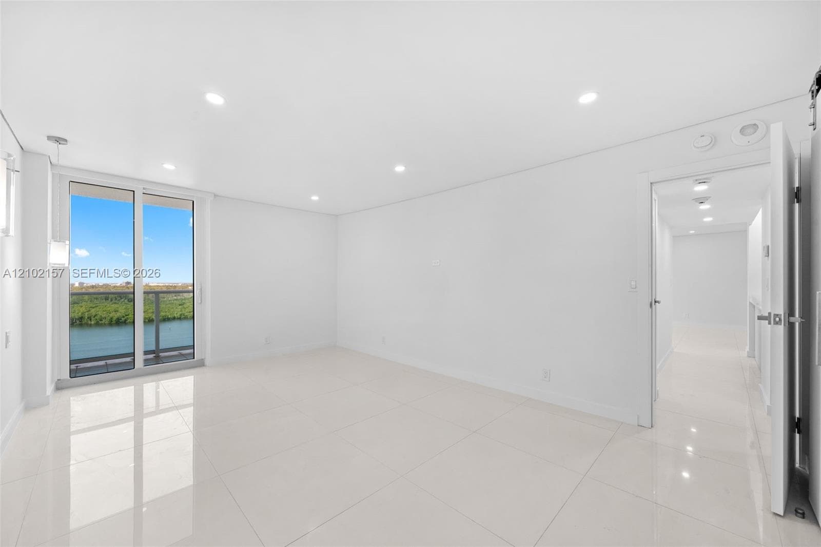 100 Bayview Dr 1919 photo 10