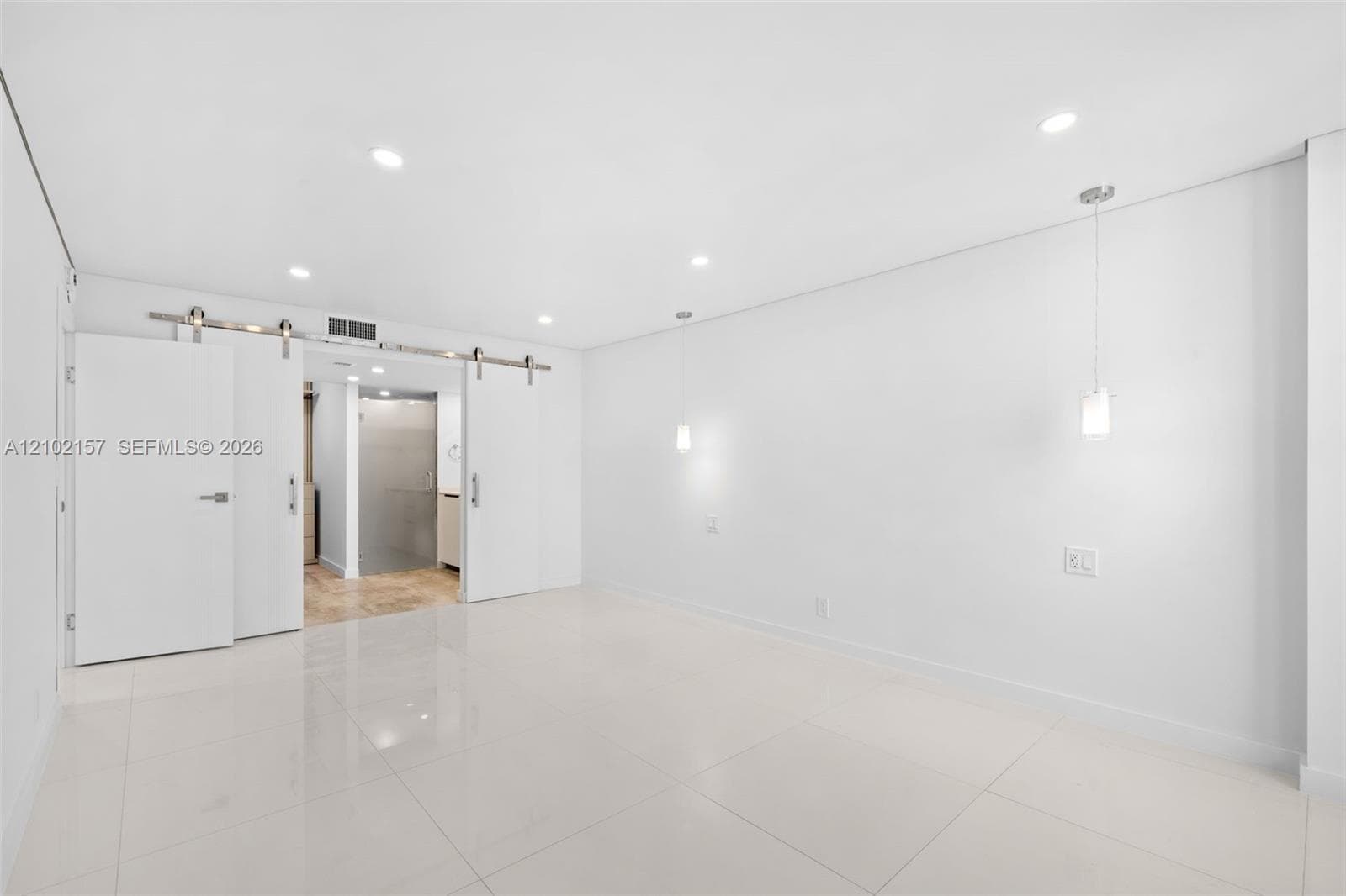100 Bayview Dr 1919 photo 11