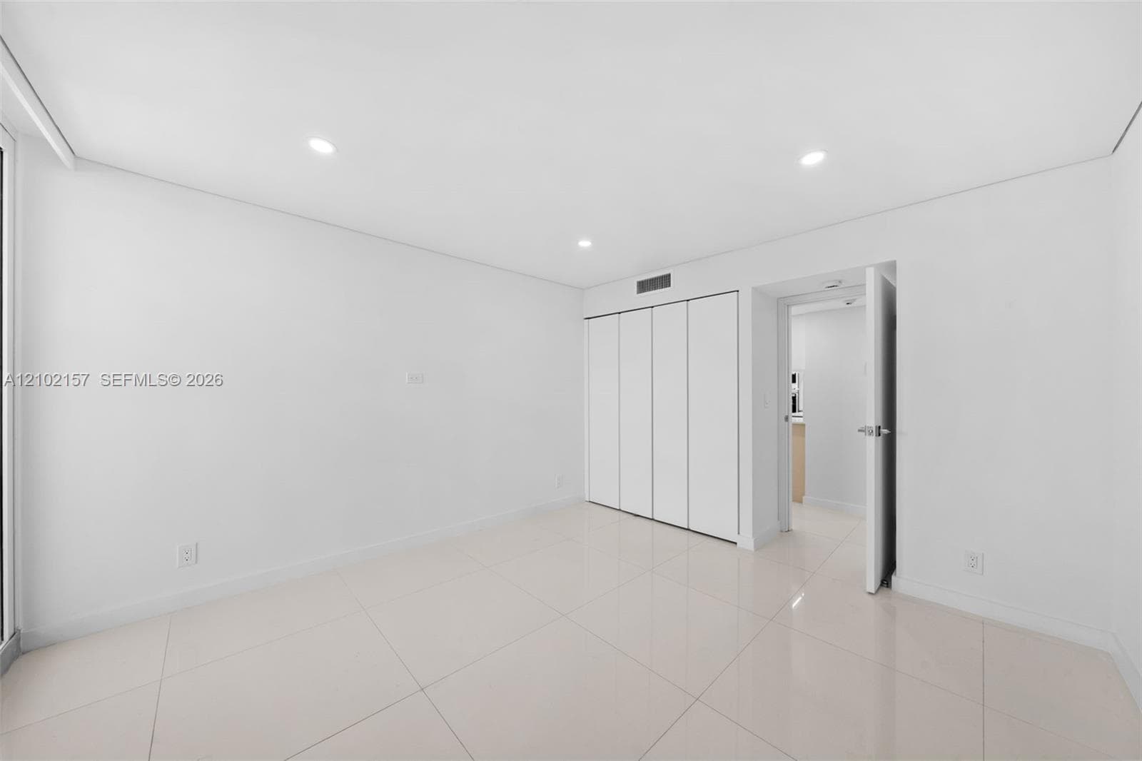 100 Bayview Dr 1919 photo 8