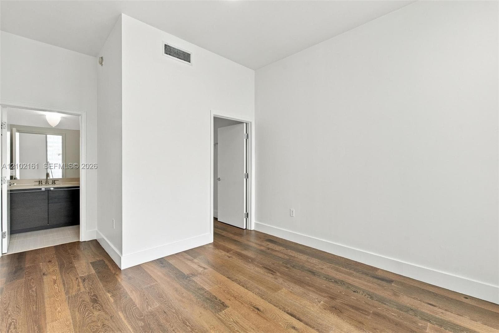 7928 East Dr 702 photo 7