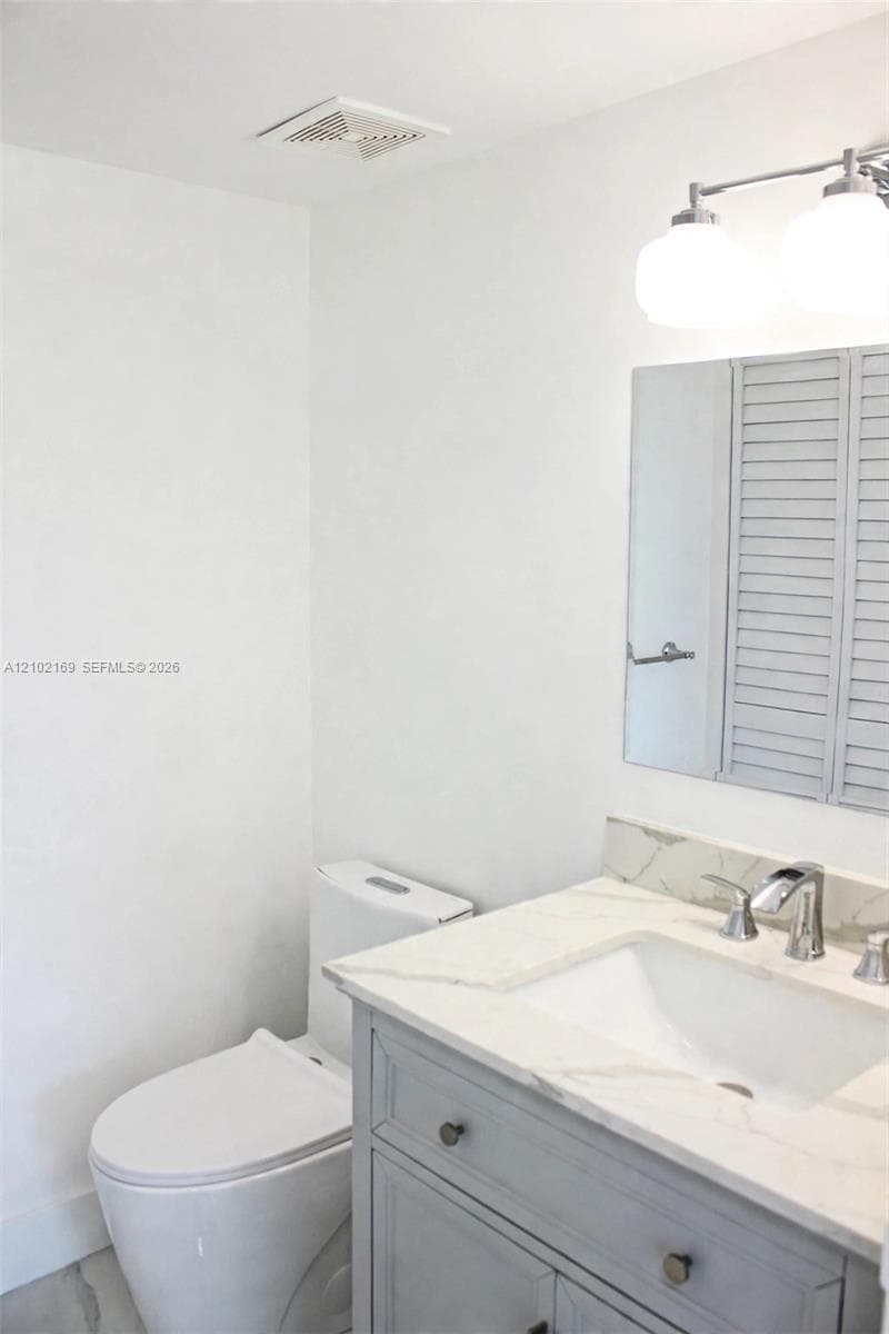 19101 NE 36th Ct 302 photo 16