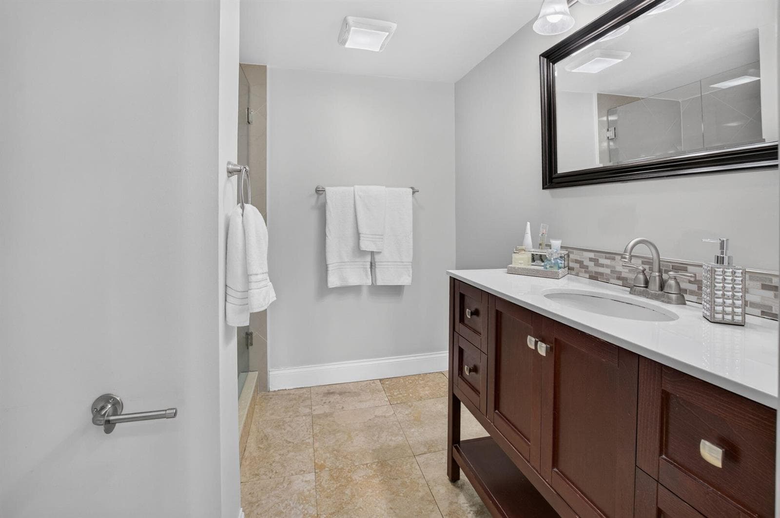 20 ROYAL PALM Way 301 photo 23