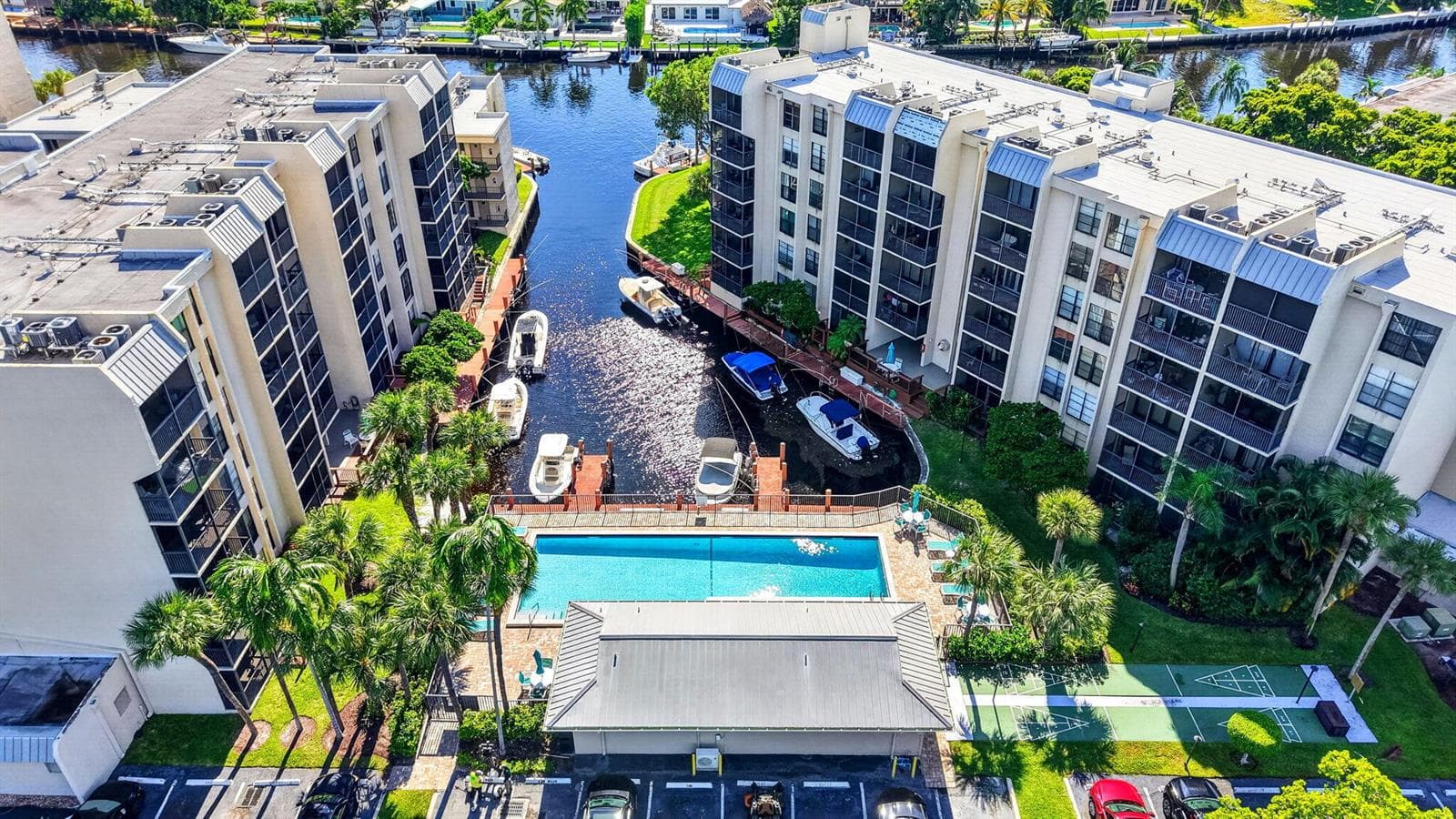 20 ROYAL PALM Way 301 photo 2