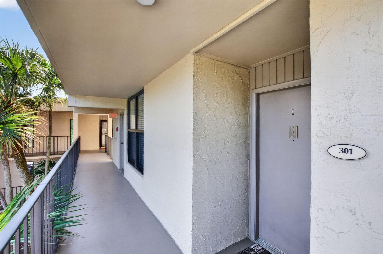 20 ROYAL PALM Way 301 photo 6