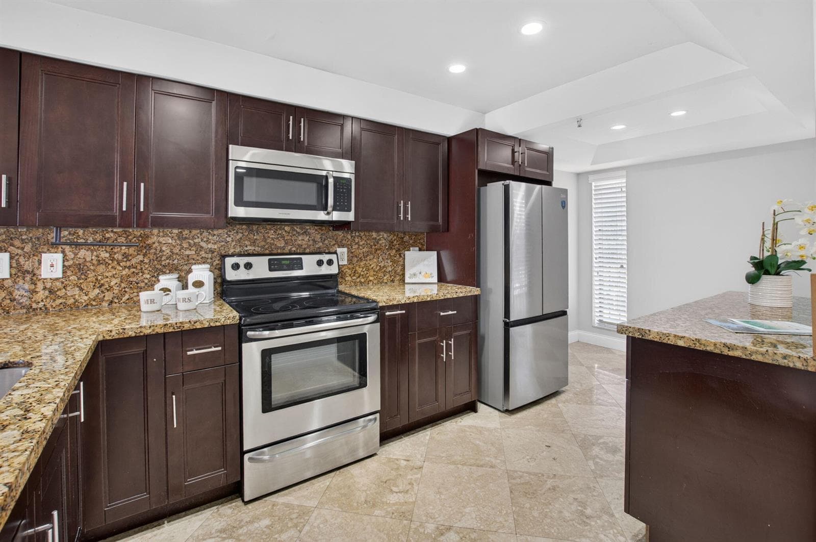 20 ROYAL PALM Way 301 photo 12