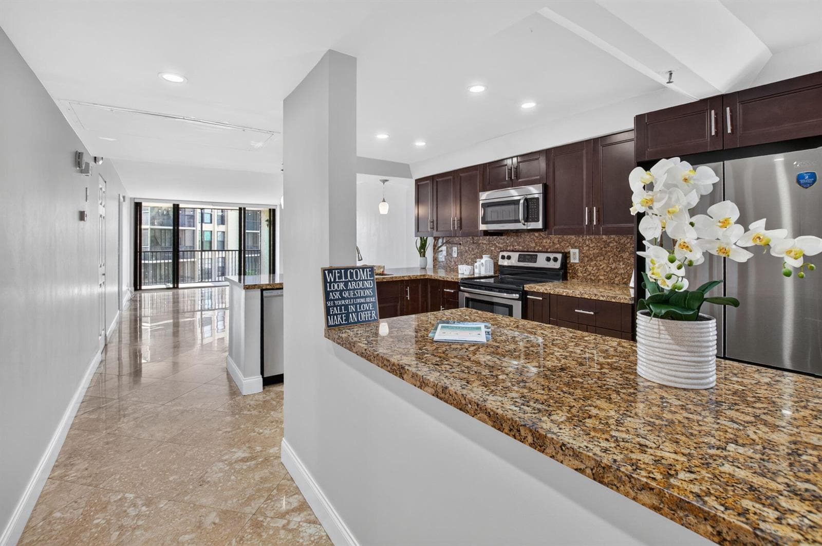 20 ROYAL PALM Way 301 photo 9
