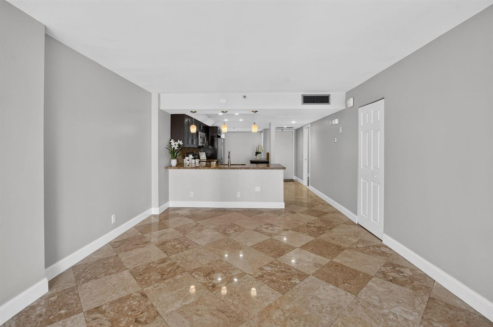 20 ROYAL PALM Way 301 photo 15