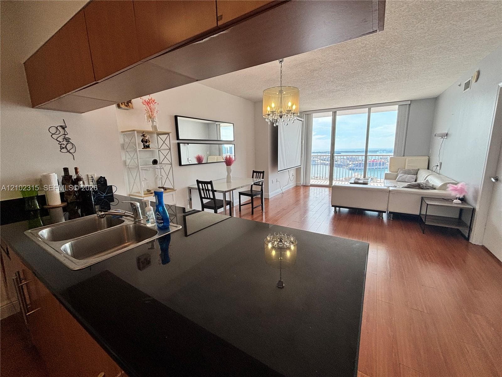 1750 N Bayshore Dr 4804 photo 3