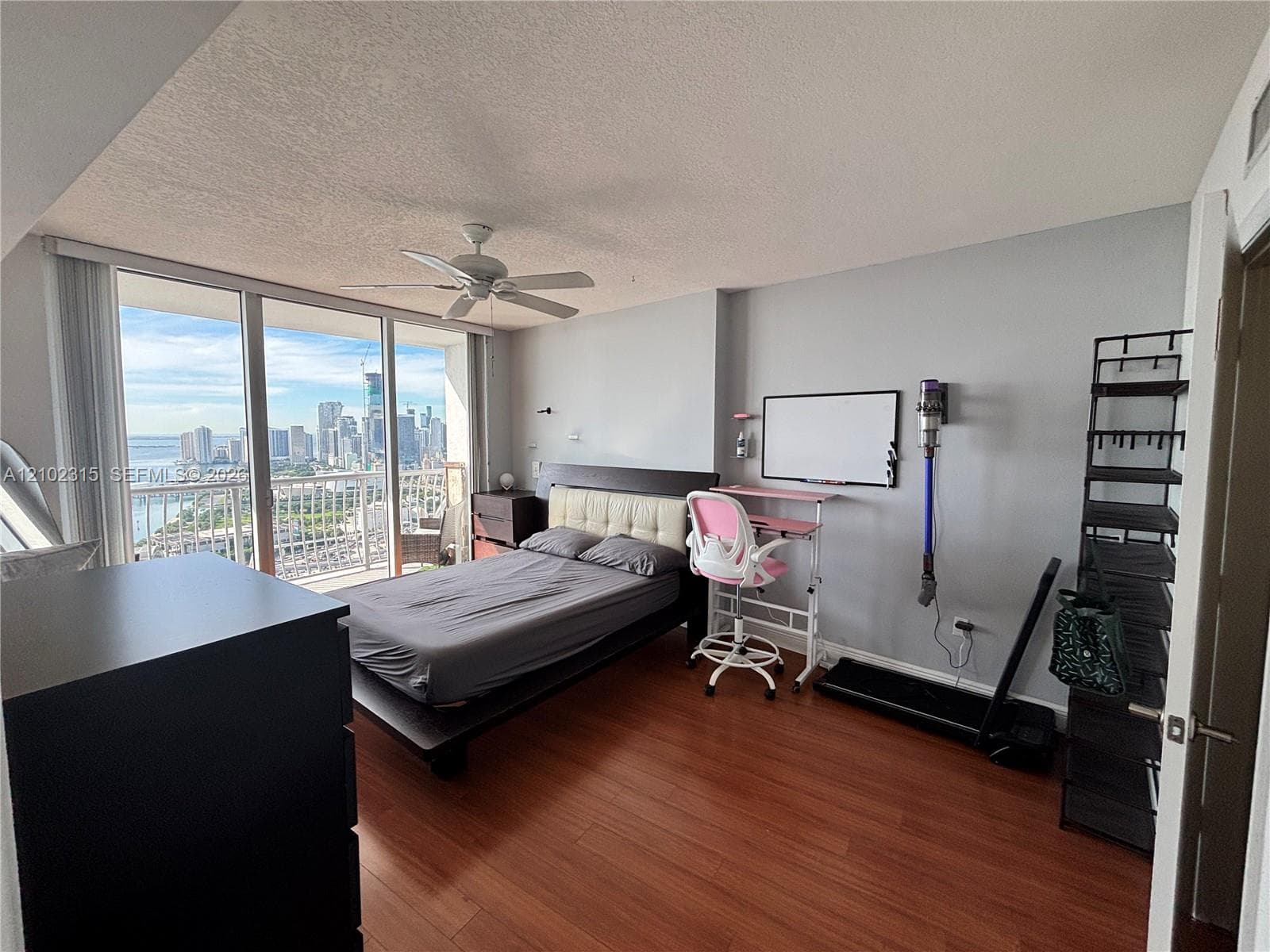 1750 N Bayshore Dr 4804 photo 8