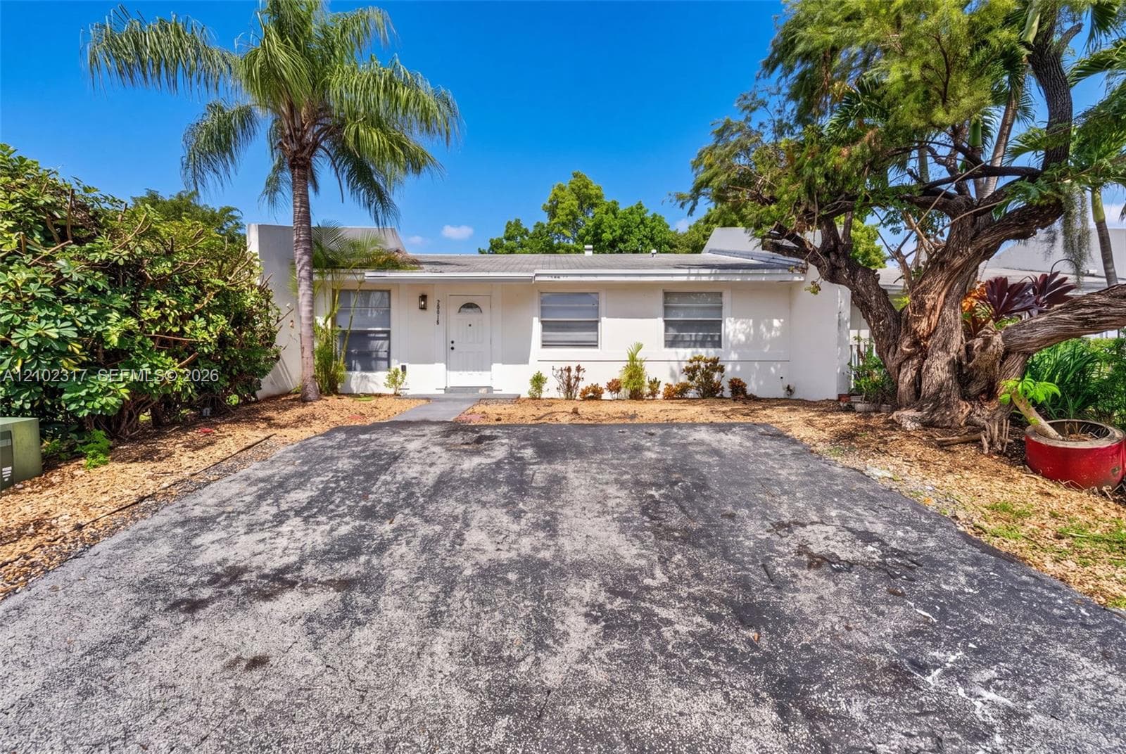 20816 SW 103rd Pl photo 2
