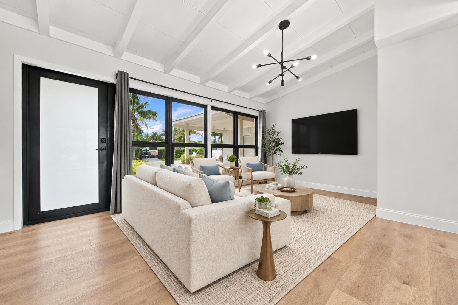 2536 GULFSTREAM Lane photo 4