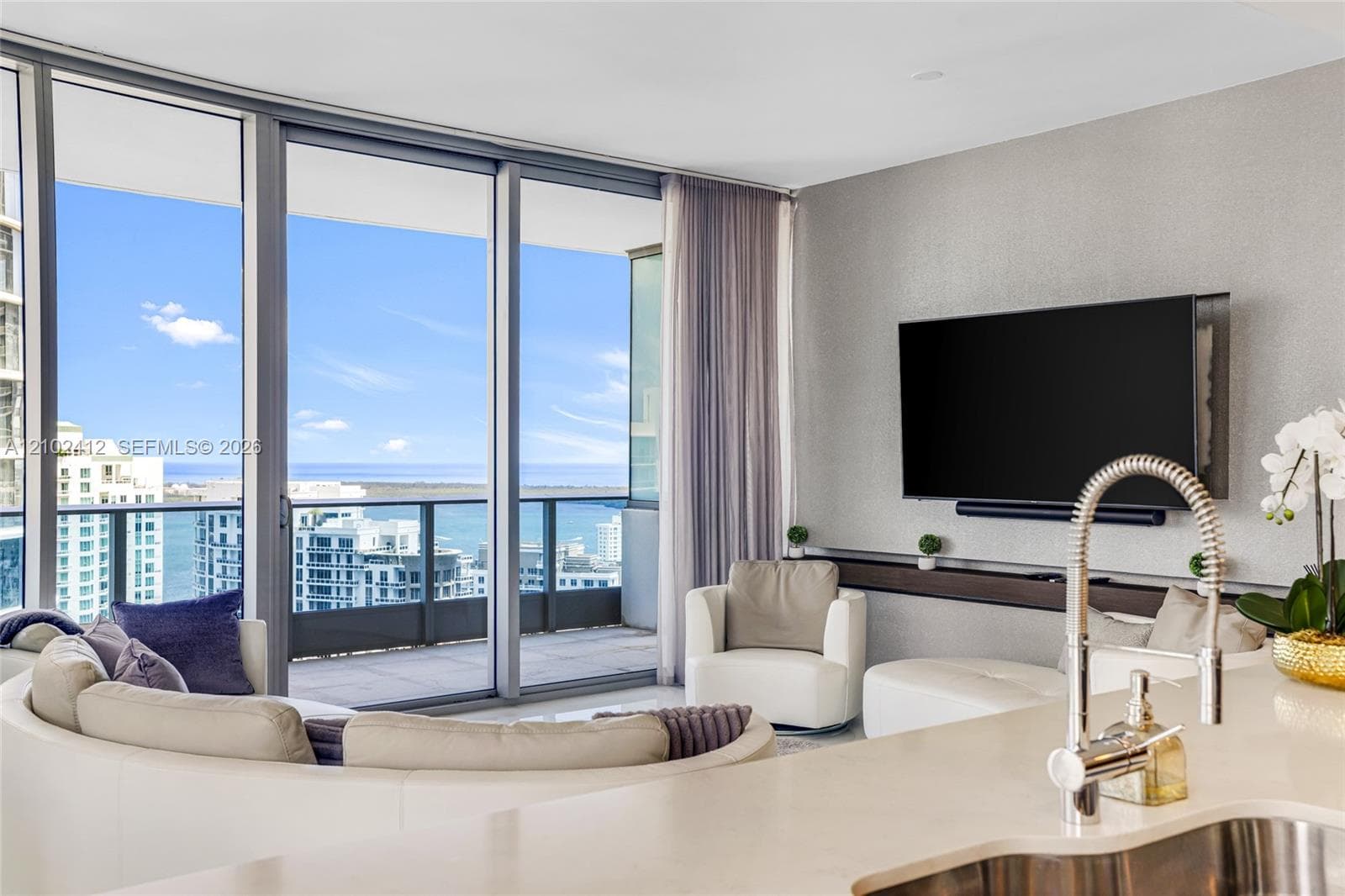 200 Biscayne Boulevard Way 4401 photo 7