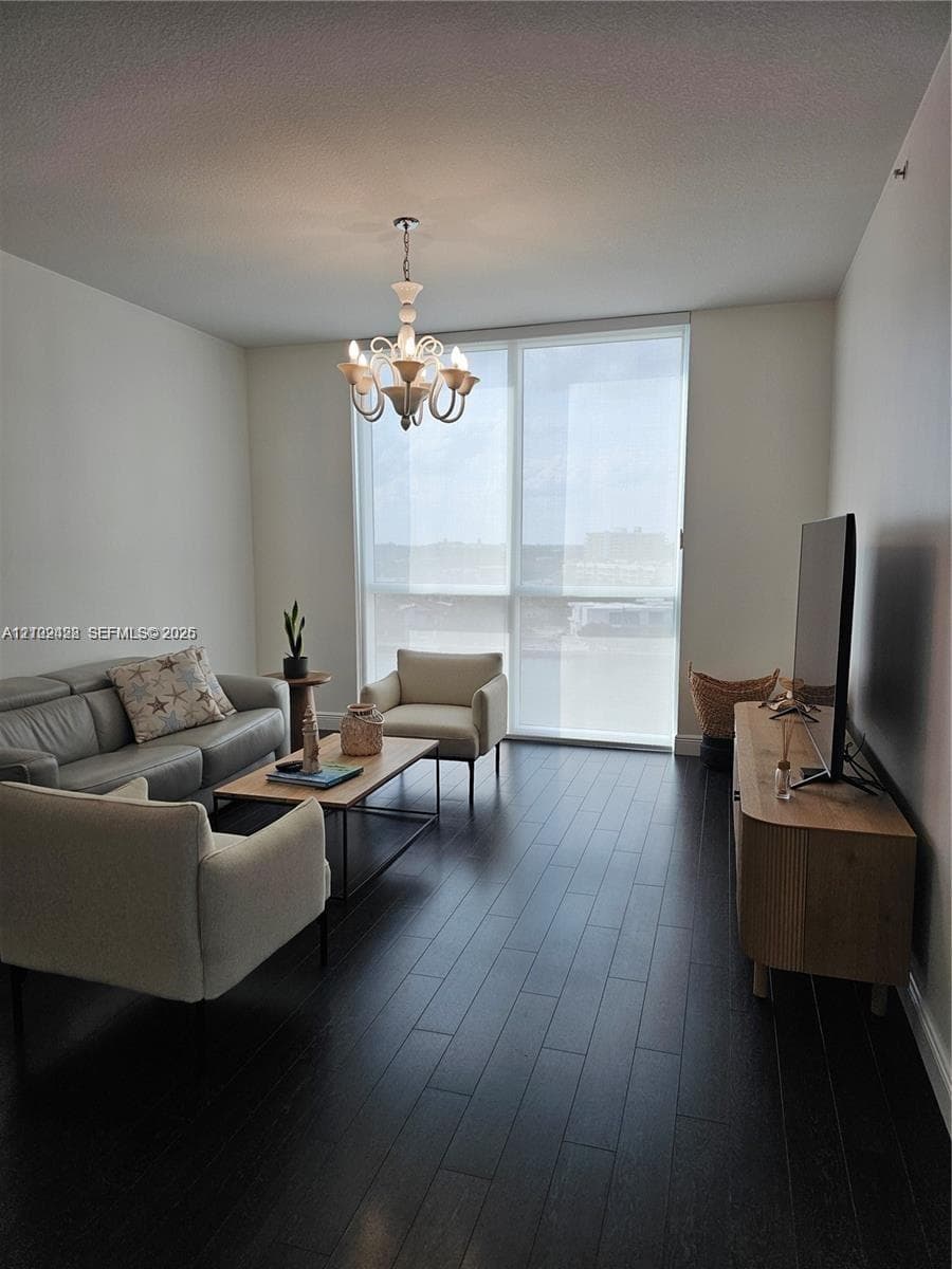 1945 S Ocean Dr 807 photo 4