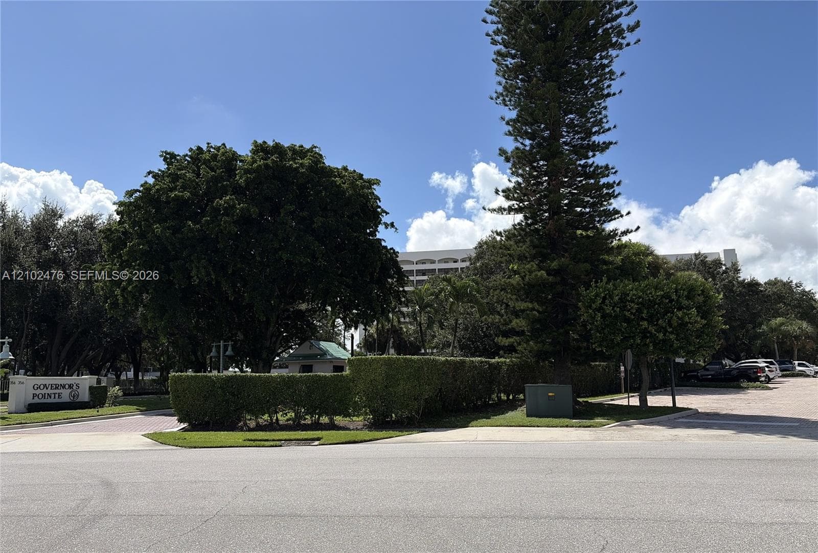 356 Golfview Rd 305 photo 1
