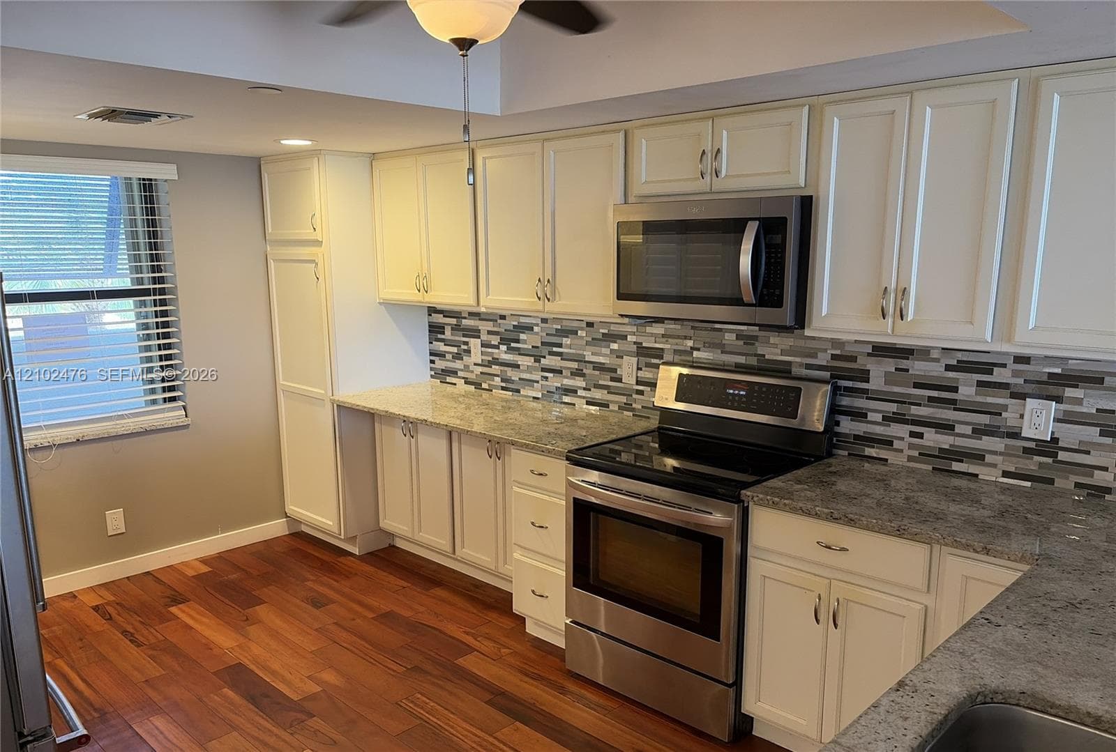 356 Golfview Rd 305 photo 19