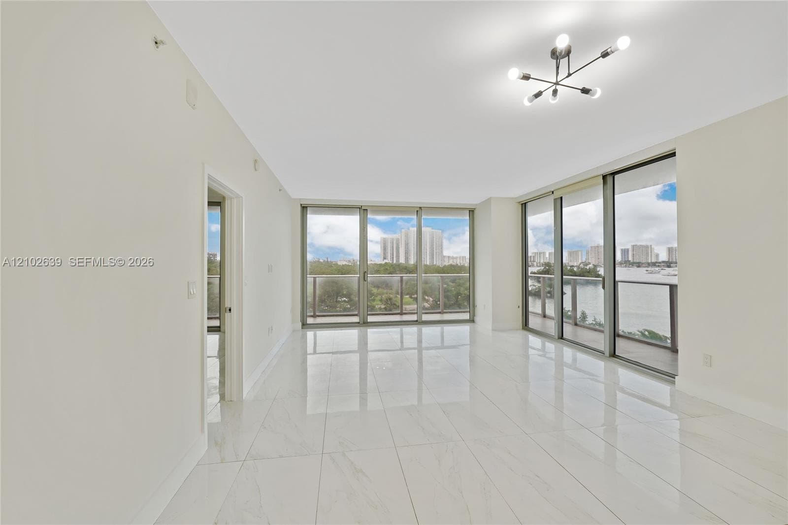 16385 Biscayne Blvd 407 photo 6
