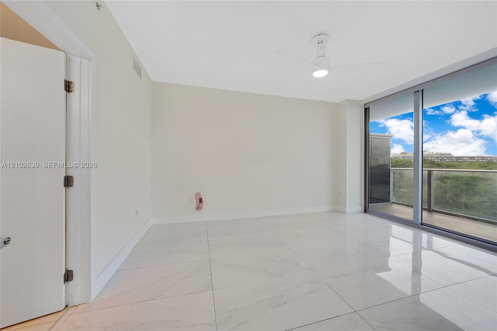 16385 Biscayne Blvd 407 photo 12
